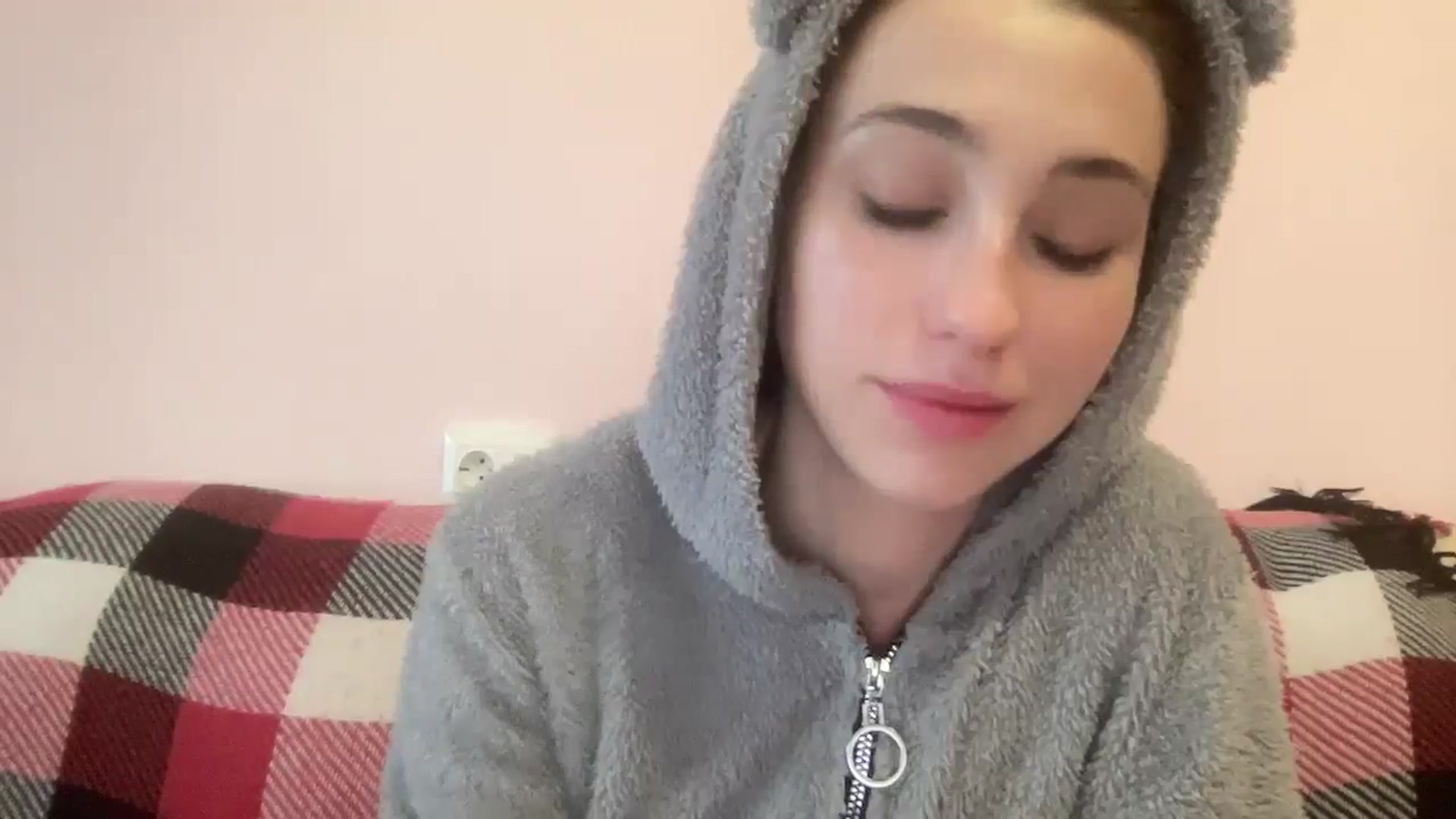 Gallery image thumbnail from Just_I's myfreecams stream on, 05/19/2024, 02:57 image 2 of 20