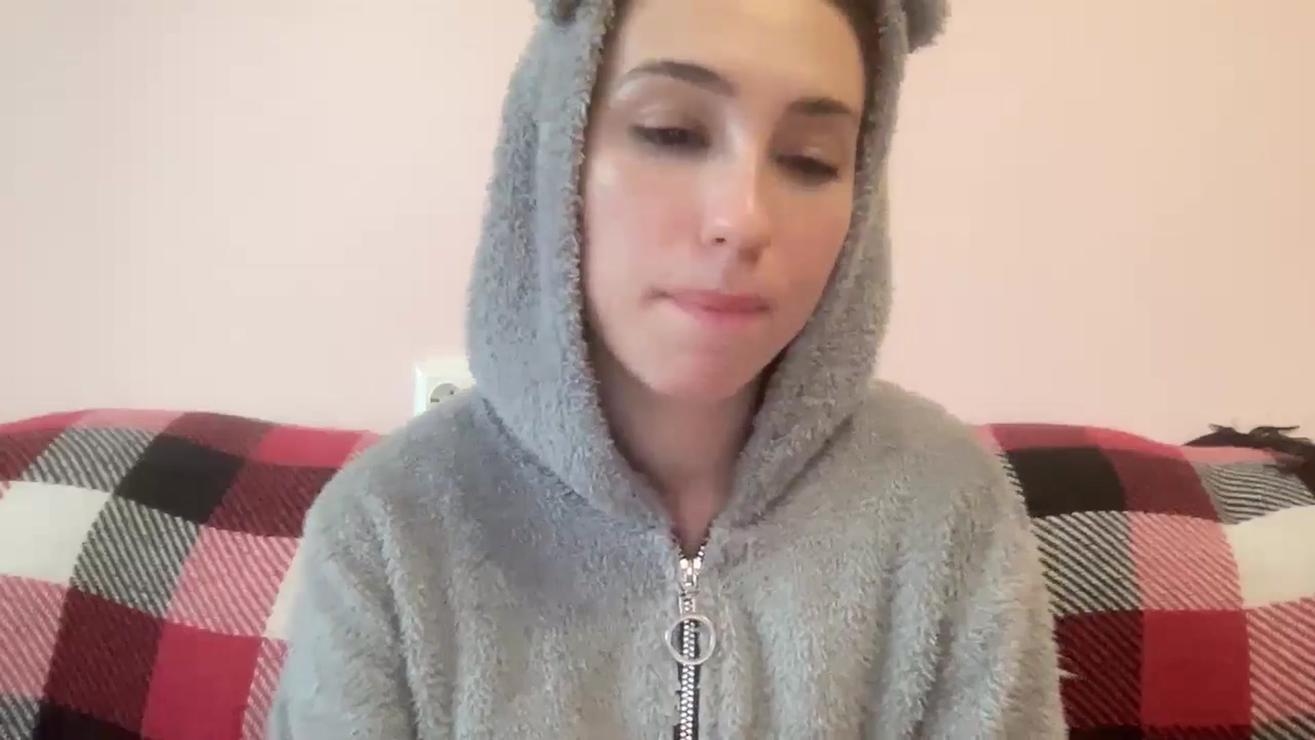 Gallery image thumbnail from Just_I's myfreecams stream on, 05/19/2024, 02:57 image 18 of 20