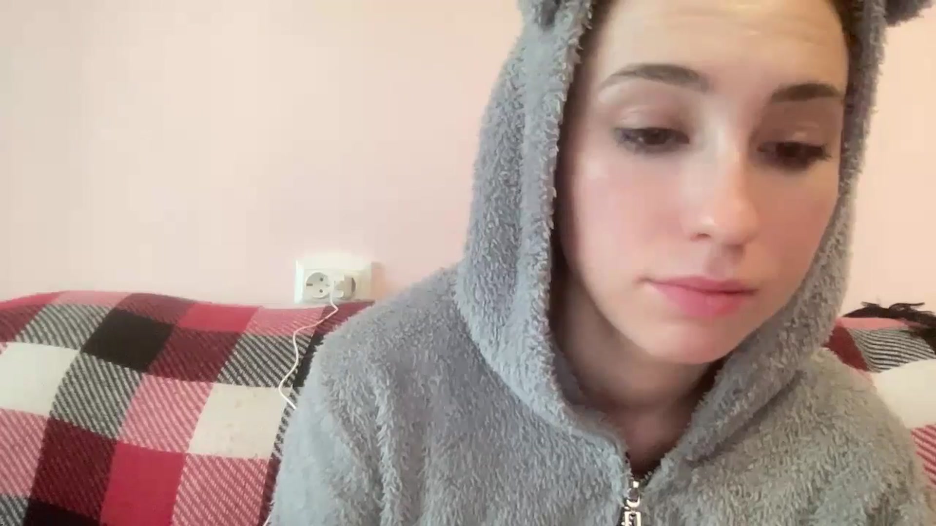 Gallery image thumbnail from Just_I's myfreecams stream on, 05/19/2024, 02:57 image 20 of 20