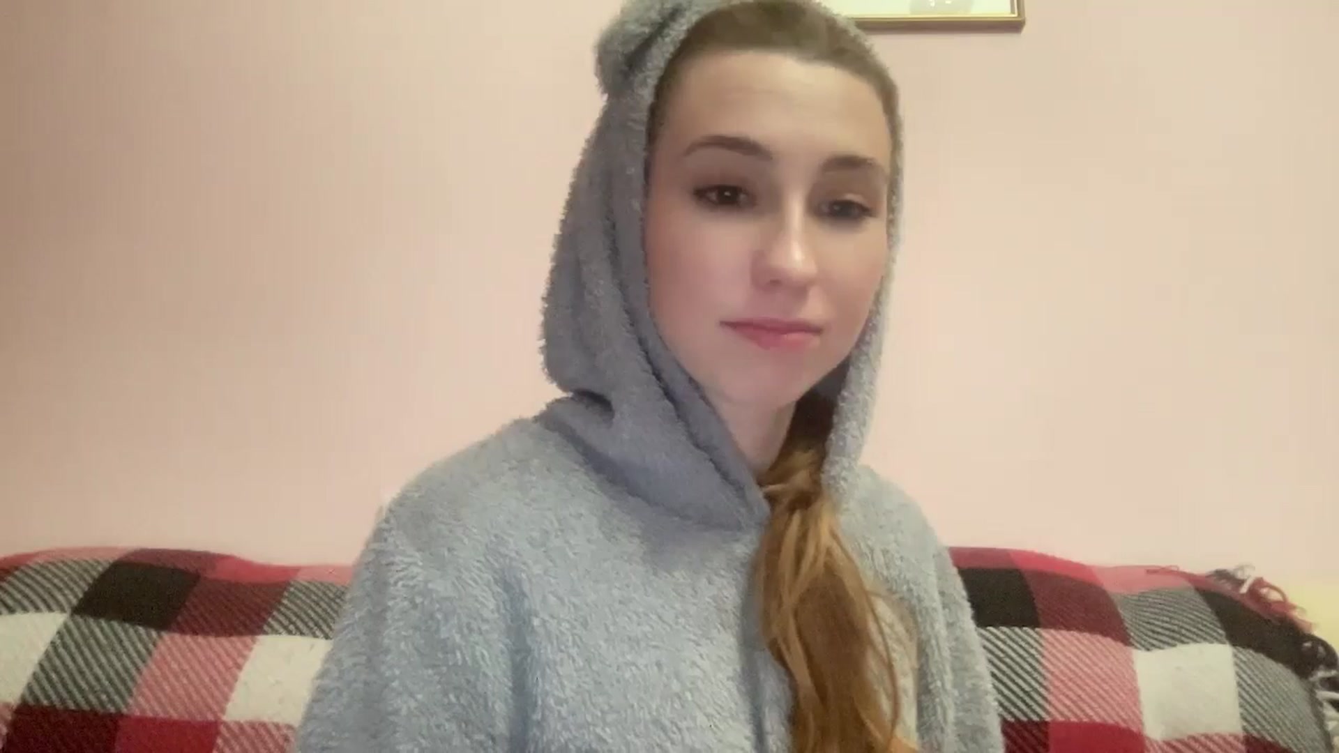 Gallery image thumbnail from Just_I's myfreecams stream on, 05/21/2024, 20:14 image 15 of 20