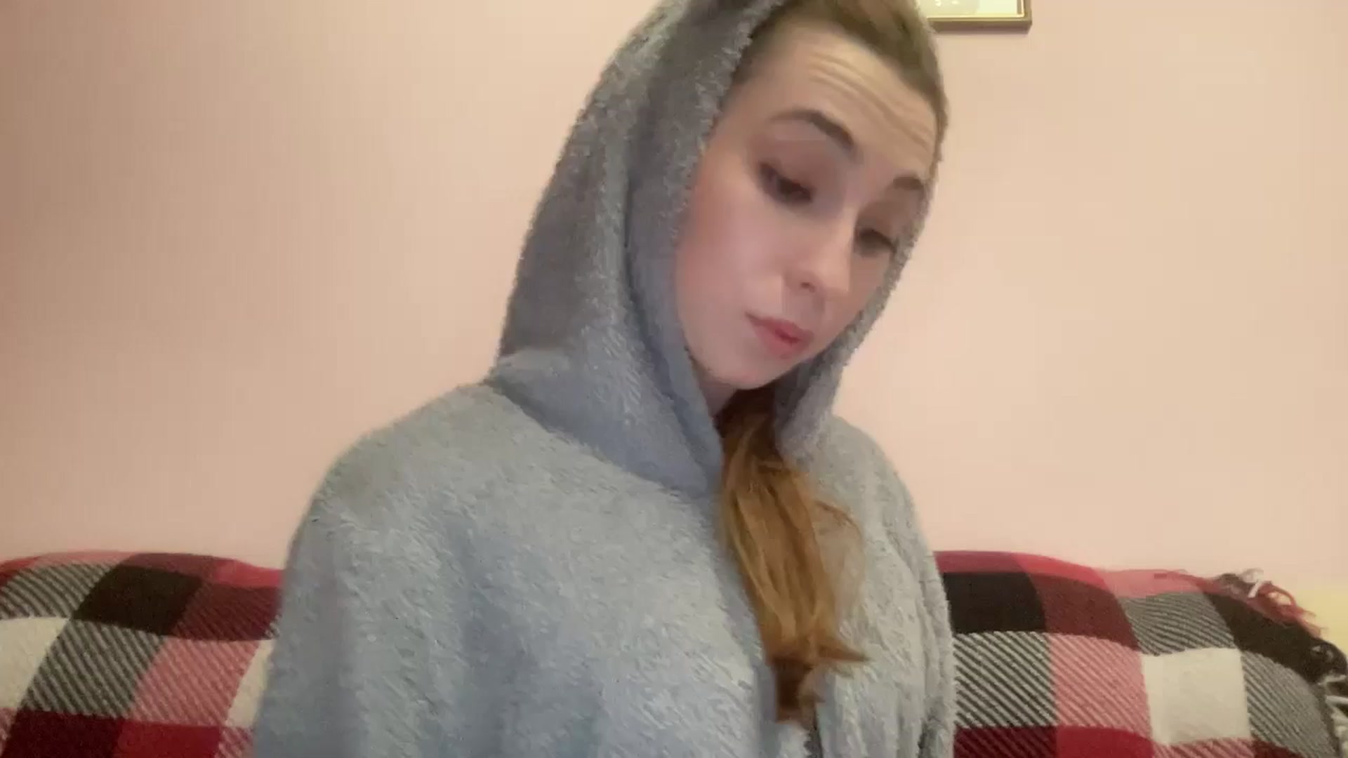 Gallery image thumbnail from Just_I's myfreecams stream on, 05/21/2024, 20:14 image 1 of 20