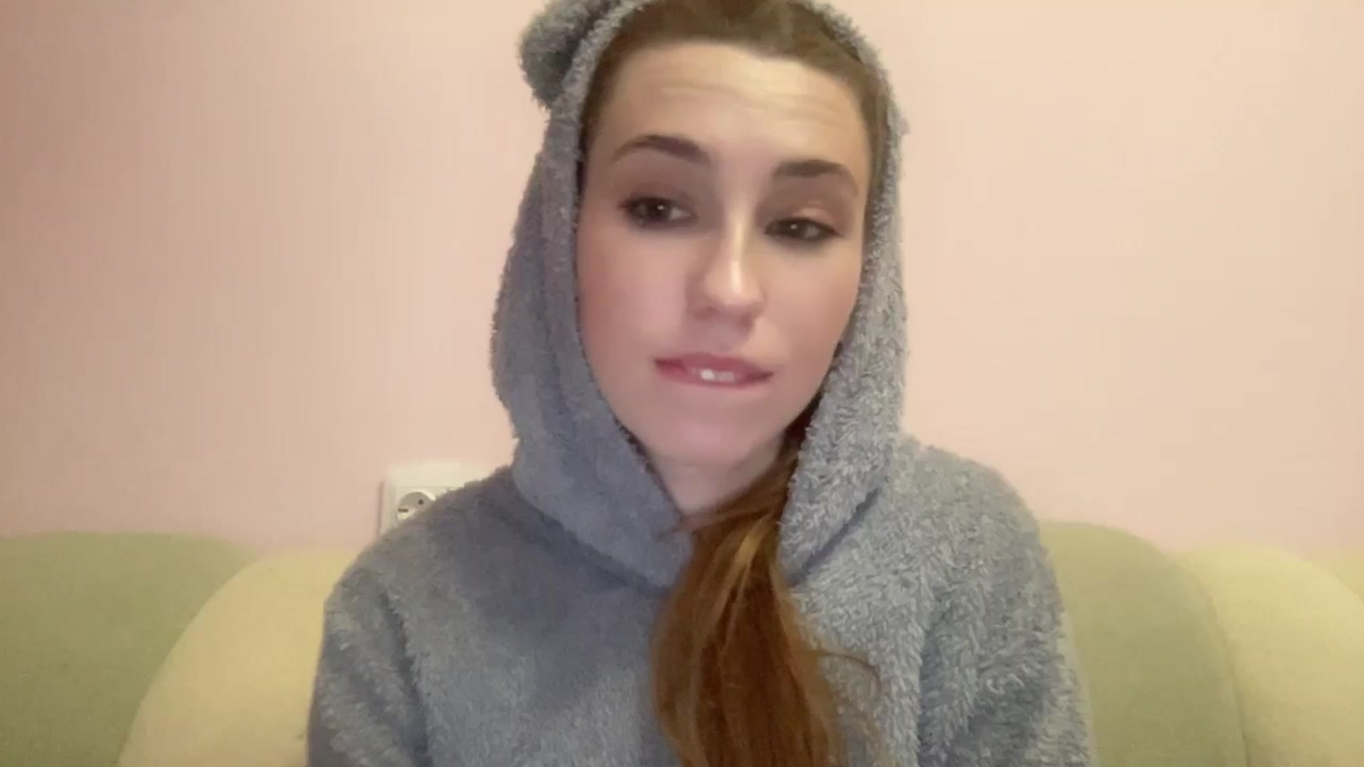 Gallery image thumbnail from Just_I's myfreecams stream on, 05/21/2024, 20:14 image 17 of 20