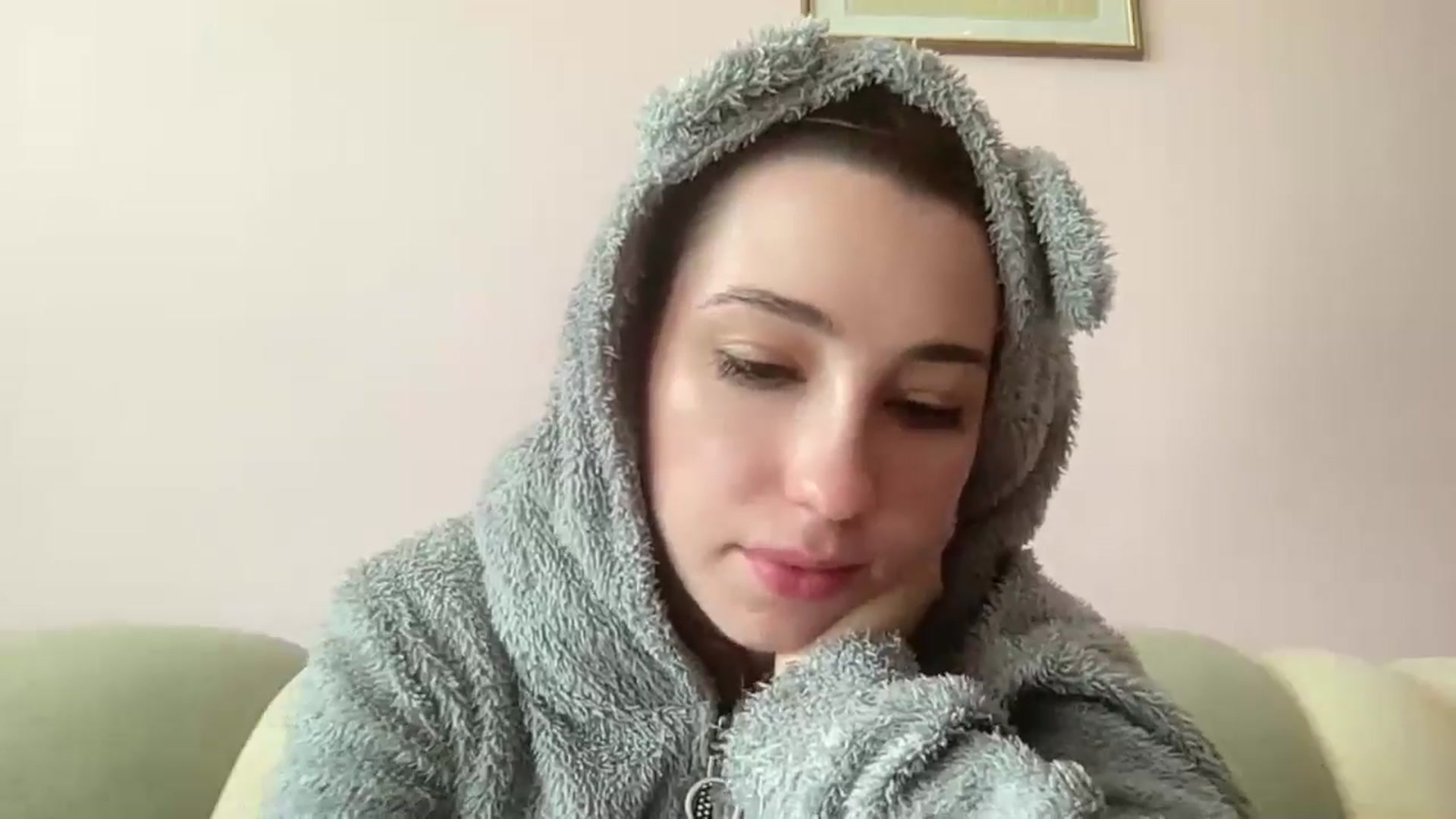 Gallery image thumbnail from Just_I's myfreecams stream on, 05/22/2024, 08:15 image 8 of 20