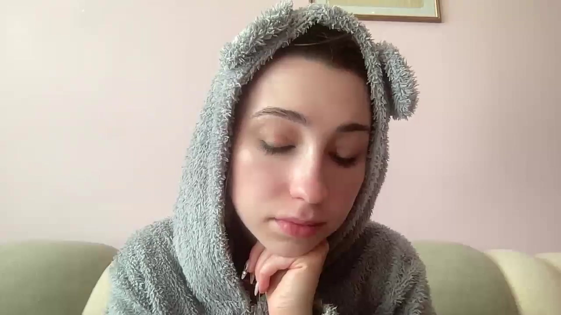 Gallery image thumbnail from Just_I's myfreecams stream on, 05/22/2024, 08:15 image 14 of 20