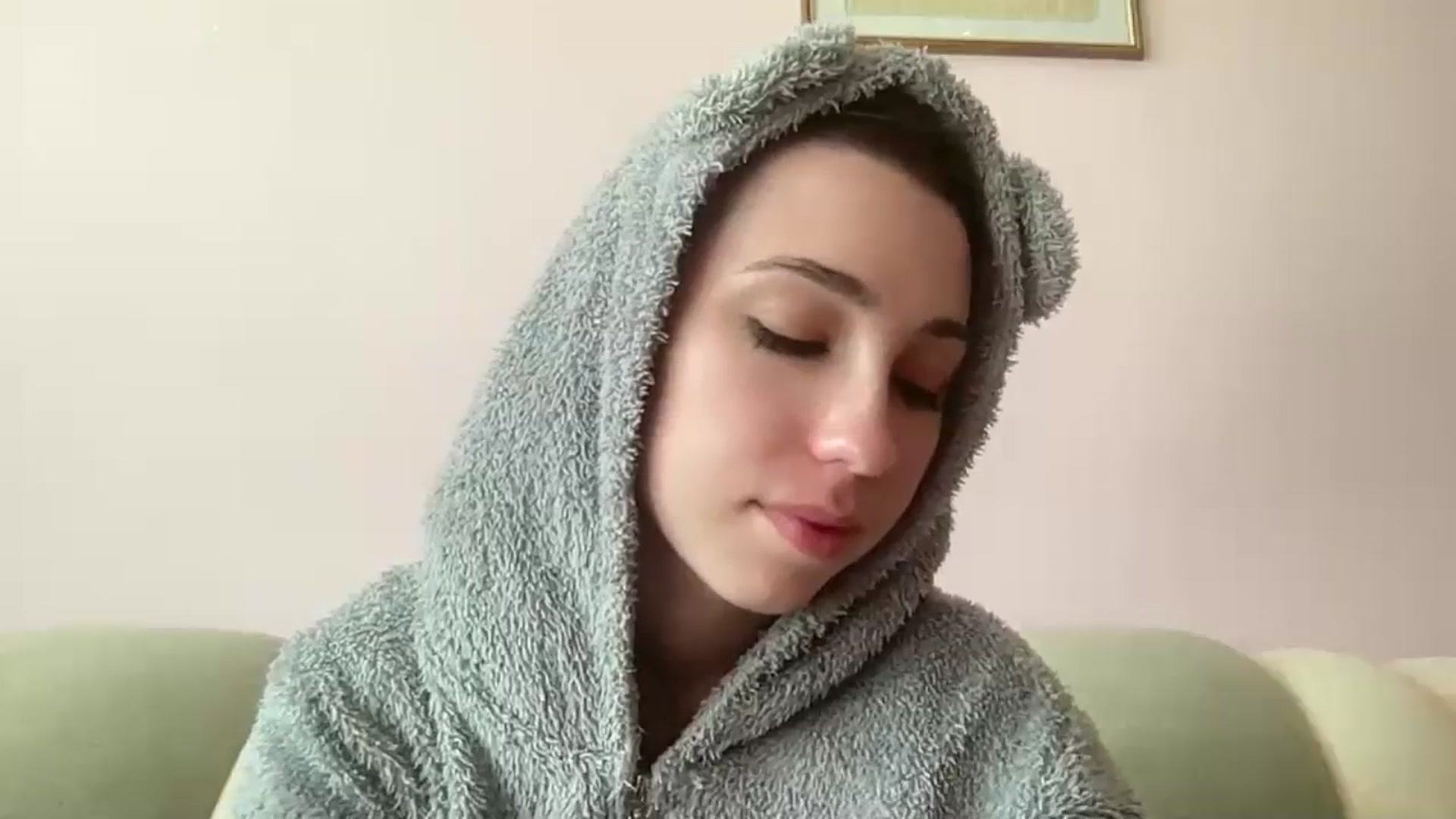 Gallery image thumbnail from Just_I's myfreecams stream on, 05/22/2024, 08:15 image 6 of 20