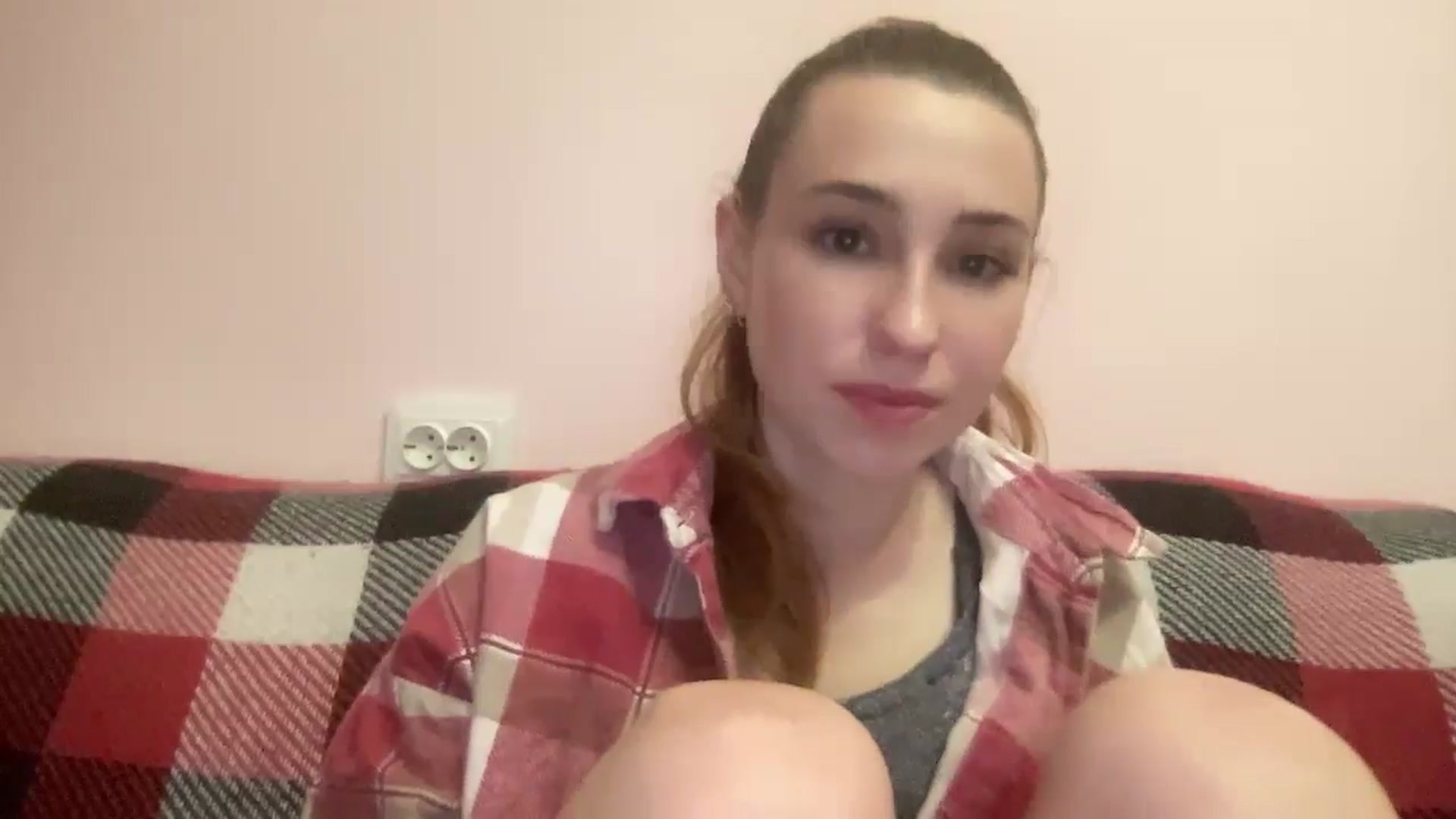 Gallery image thumbnail from Just_I's myfreecams stream on, 05/23/2024, 20:59 image 18 of 20