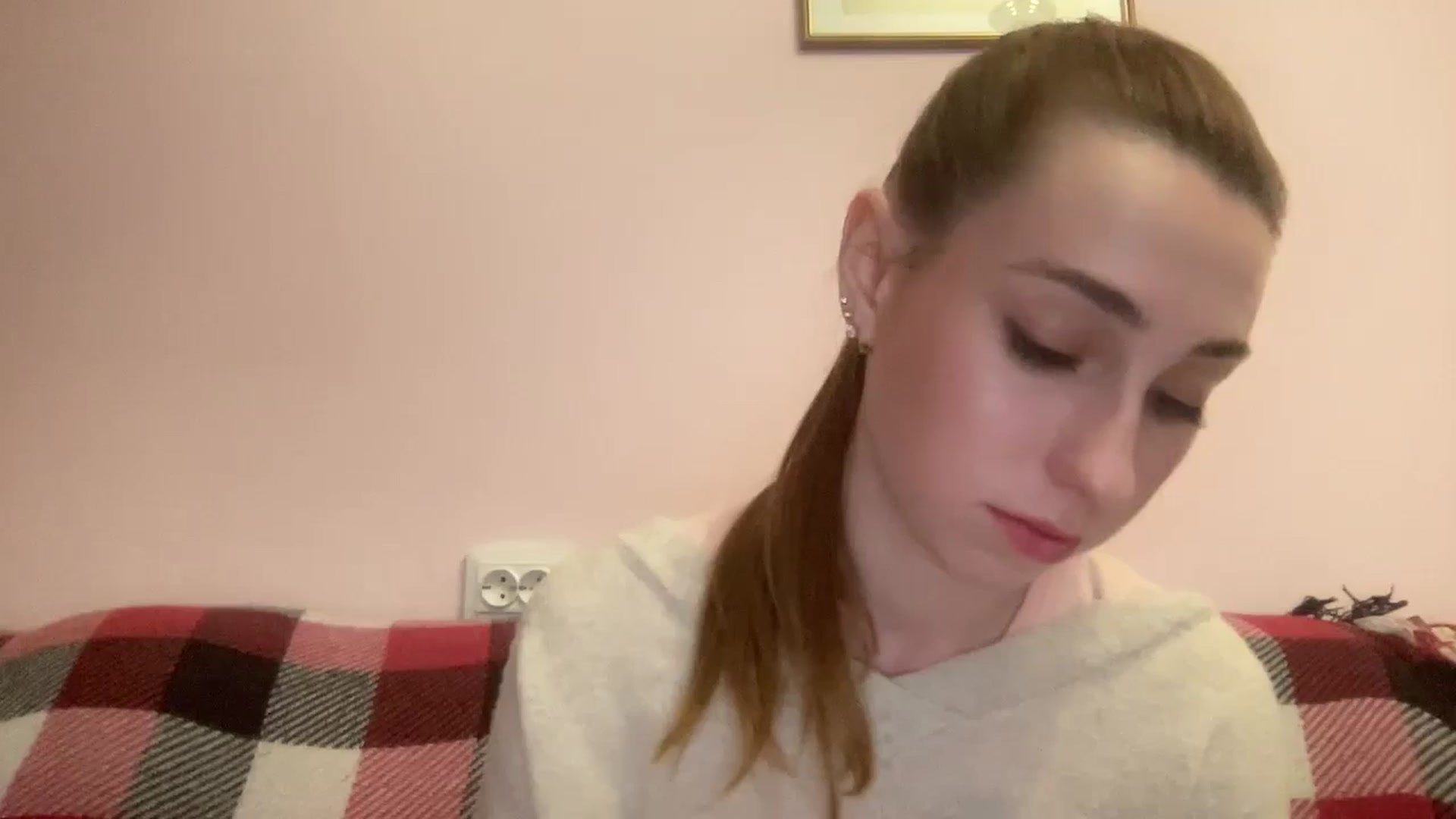 Gallery image thumbnail from Just_I's myfreecams stream on, 05/25/2024, 19:33 image 19 of 20