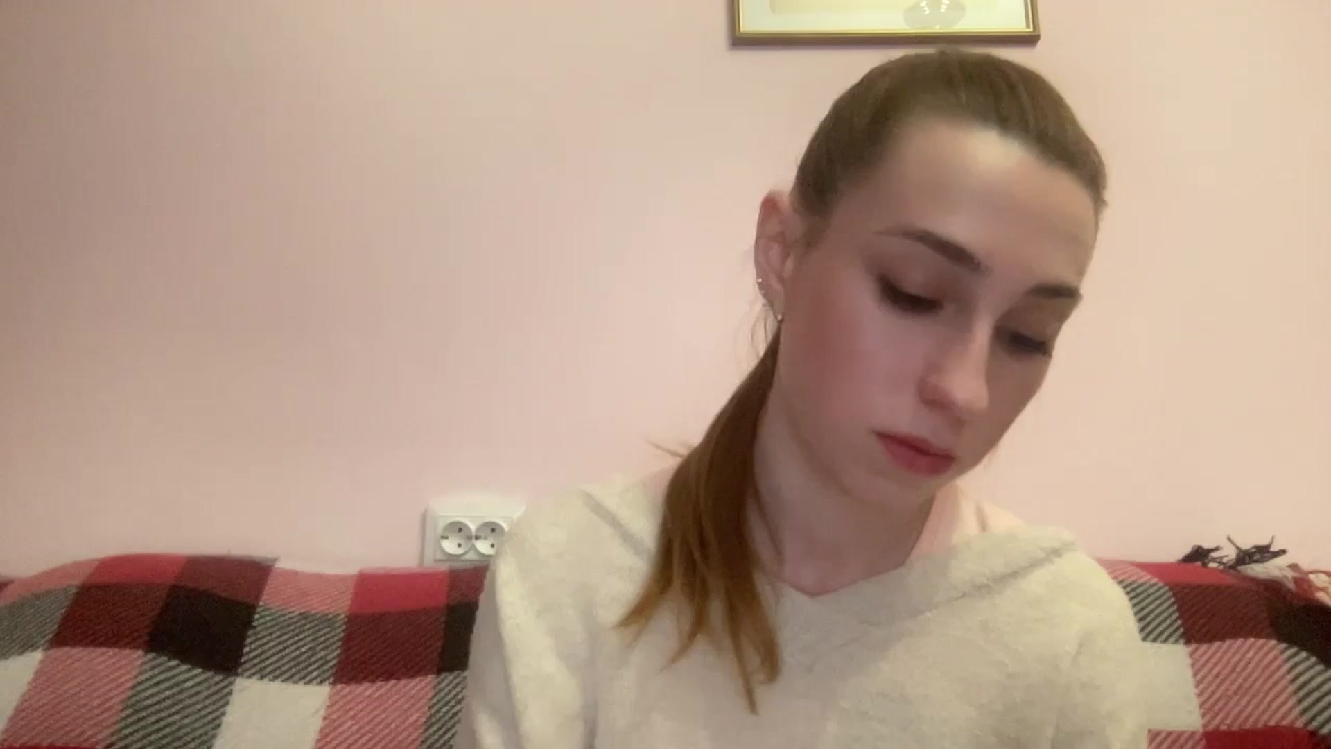 Gallery image thumbnail from Just_I's myfreecams stream on, 05/25/2024, 19:33 image 13 of 20