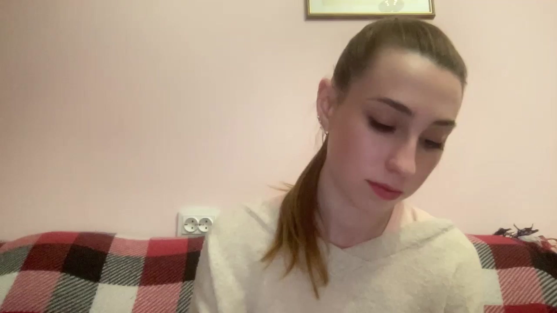 Gallery image thumbnail from Just_I's myfreecams stream on, 05/25/2024, 19:33 image 11 of 20