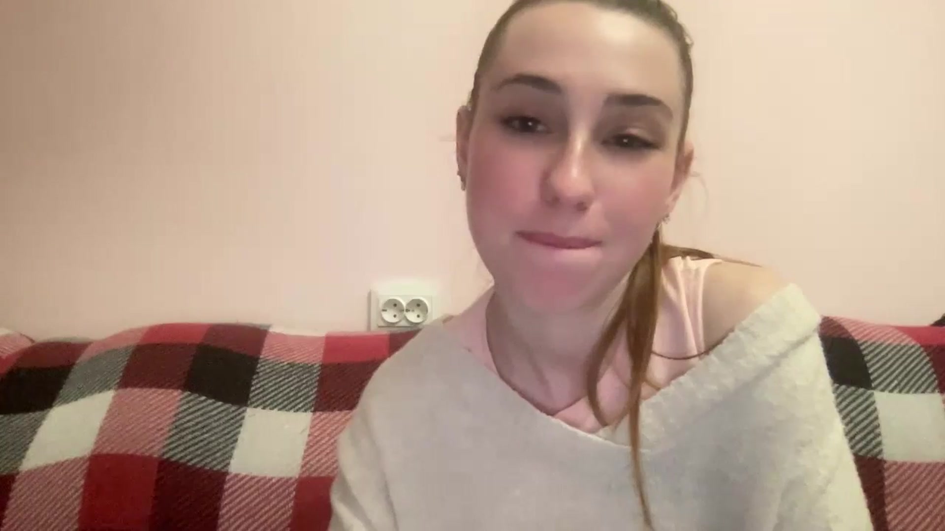 Gallery image thumbnail from Just_I's myfreecams stream on, 05/25/2024, 20:06 image 18 of 20