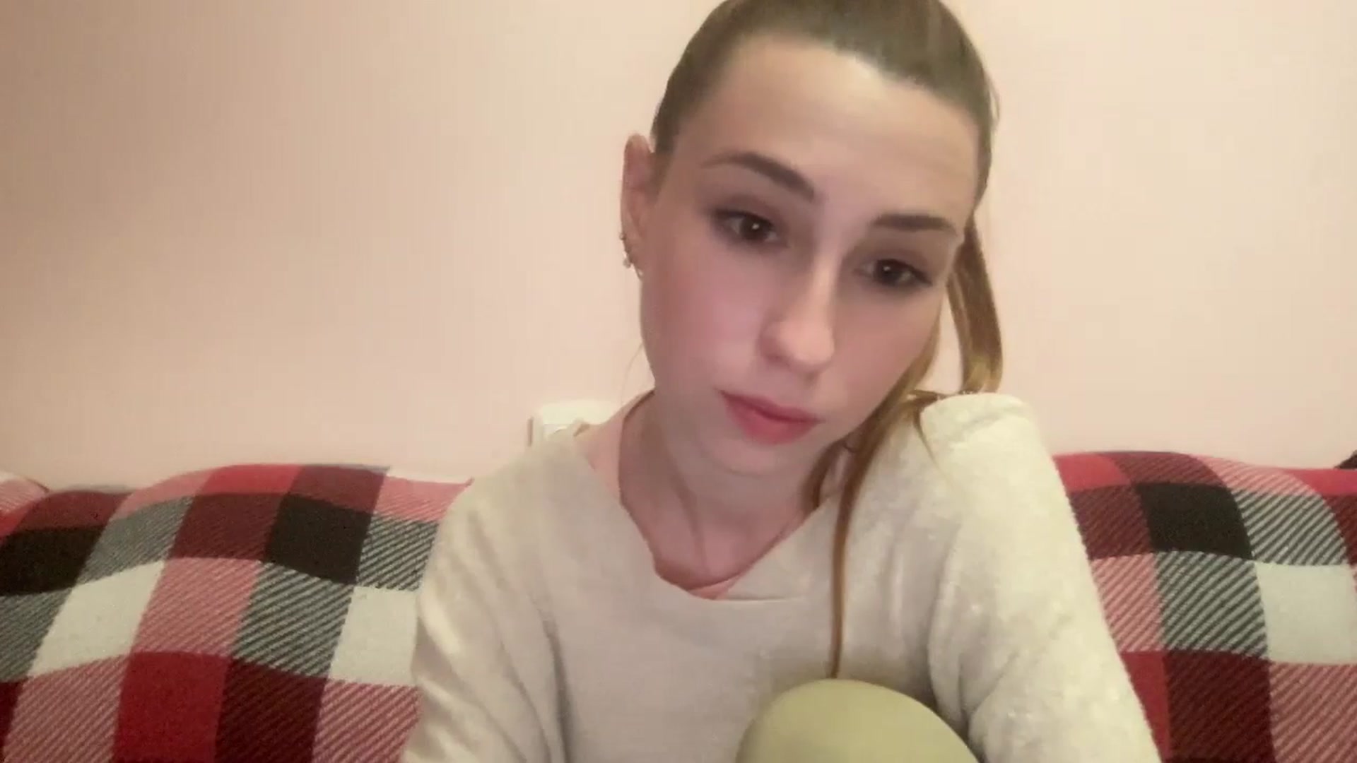 Gallery image thumbnail from Just_I's myfreecams stream on, 05/25/2024, 20:06 image 3 of 20