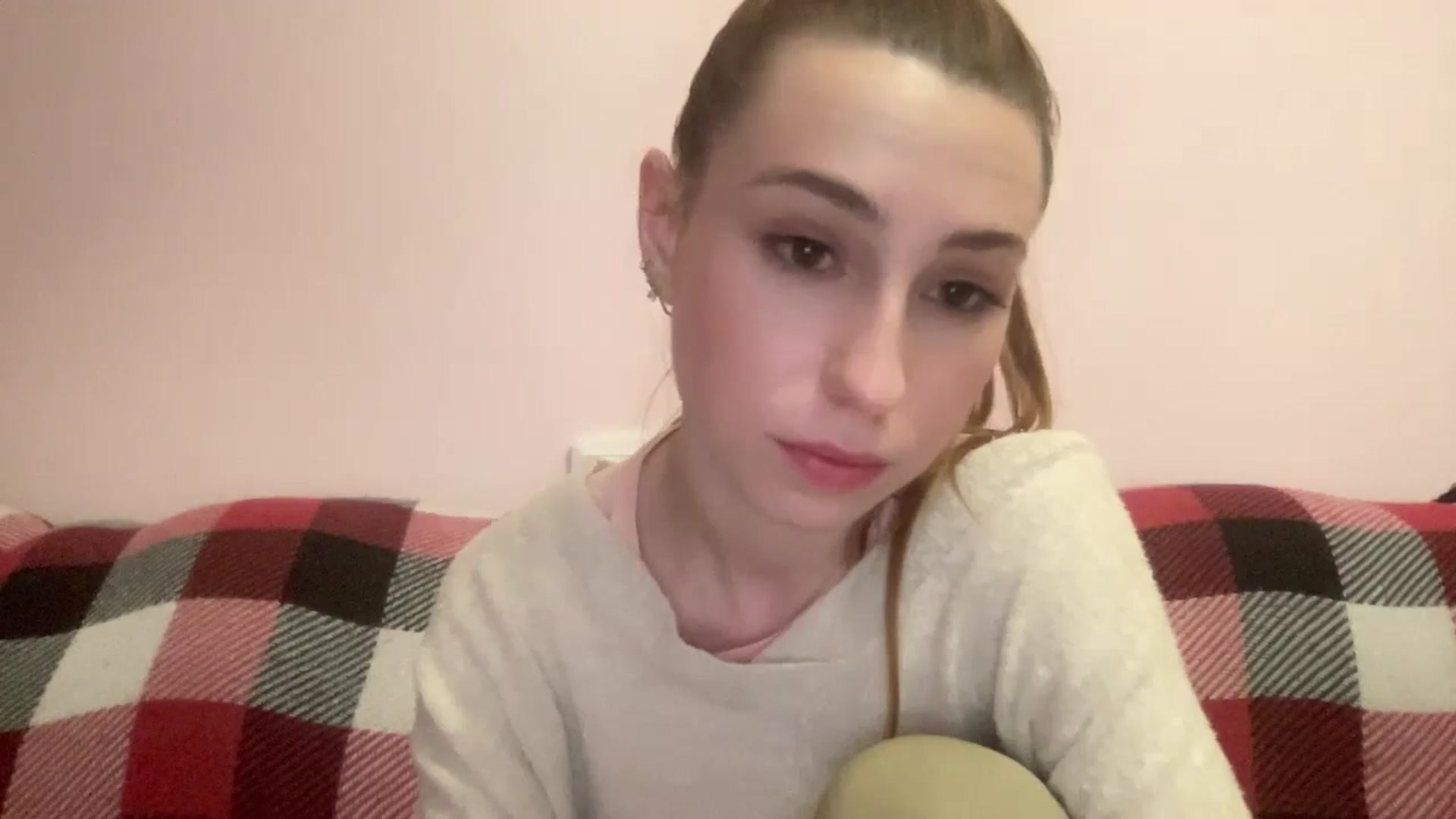Gallery image thumbnail from Just_I's myfreecams stream on, 05/25/2024, 20:06 image 4 of 20