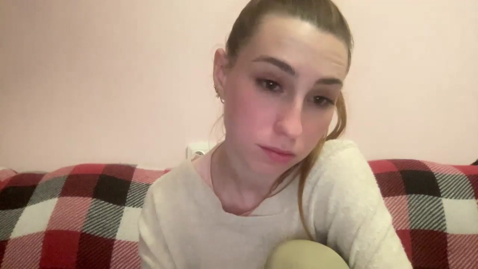 Gallery image thumbnail from Just_I's myfreecams stream on, 05/25/2024, 20:06 image 8 of 20