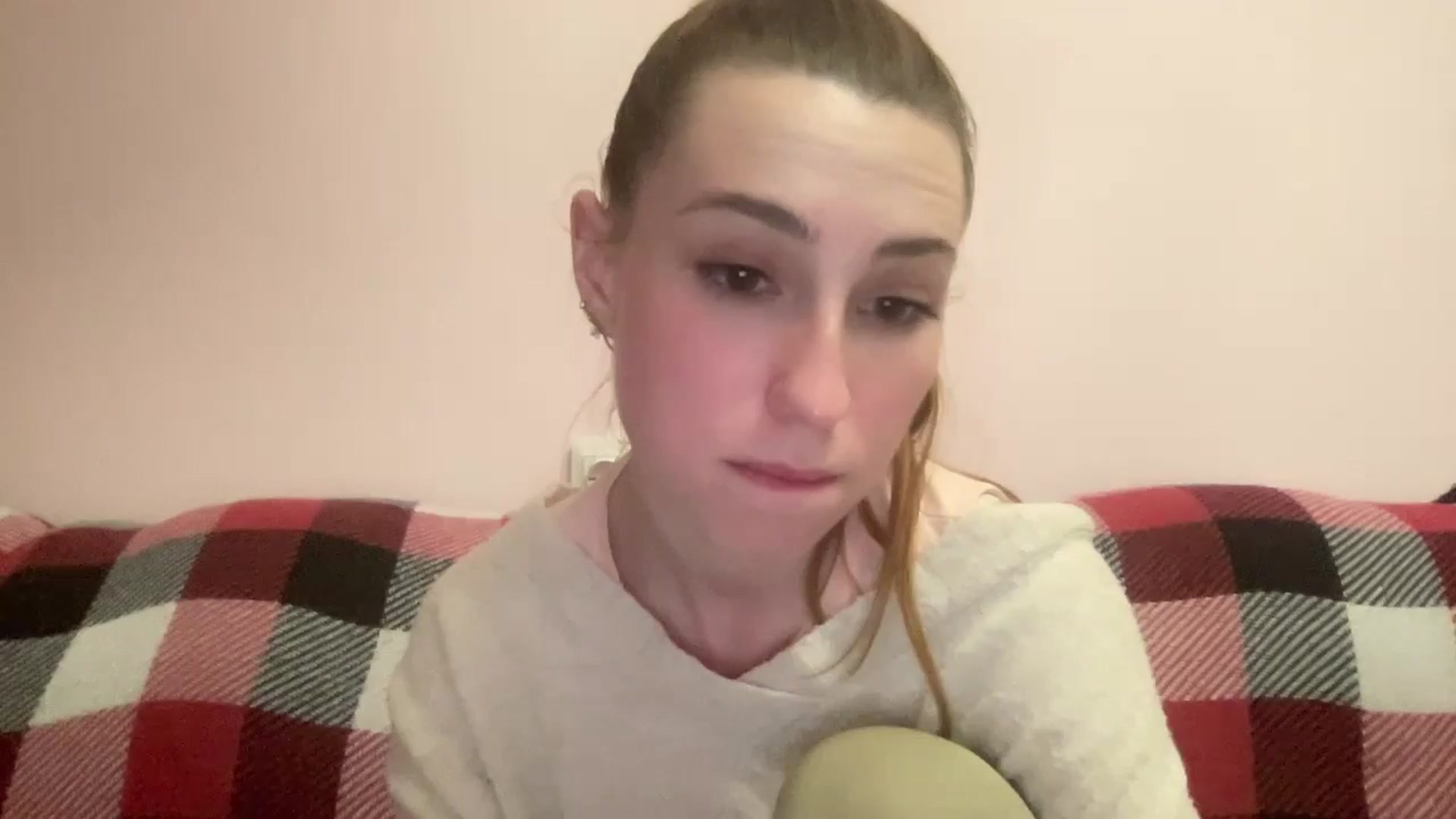 Gallery image thumbnail from Just_I's myfreecams stream on, 05/25/2024, 20:06 image 12 of 20