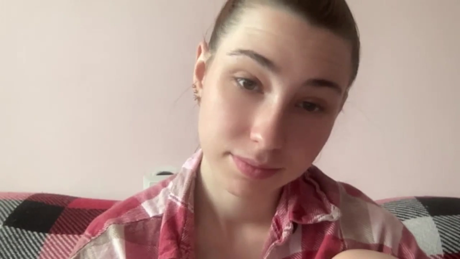 Gallery image thumbnail from Just_I's myfreecams stream on, 06/09/2024, 10:34 image 2 of 20