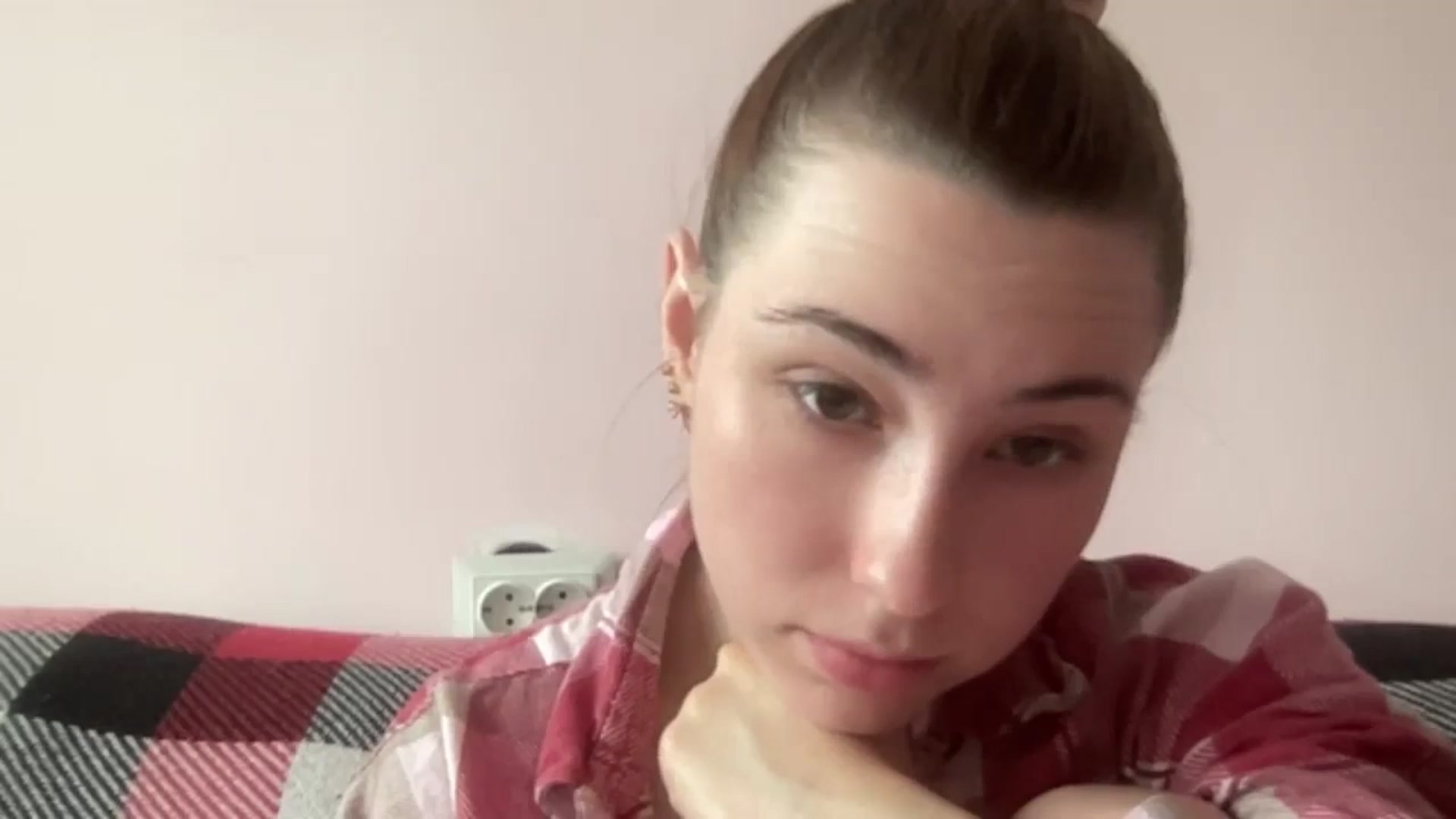 Gallery image thumbnail from Just_I's myfreecams stream on, 06/09/2024, 10:34 image 11 of 20