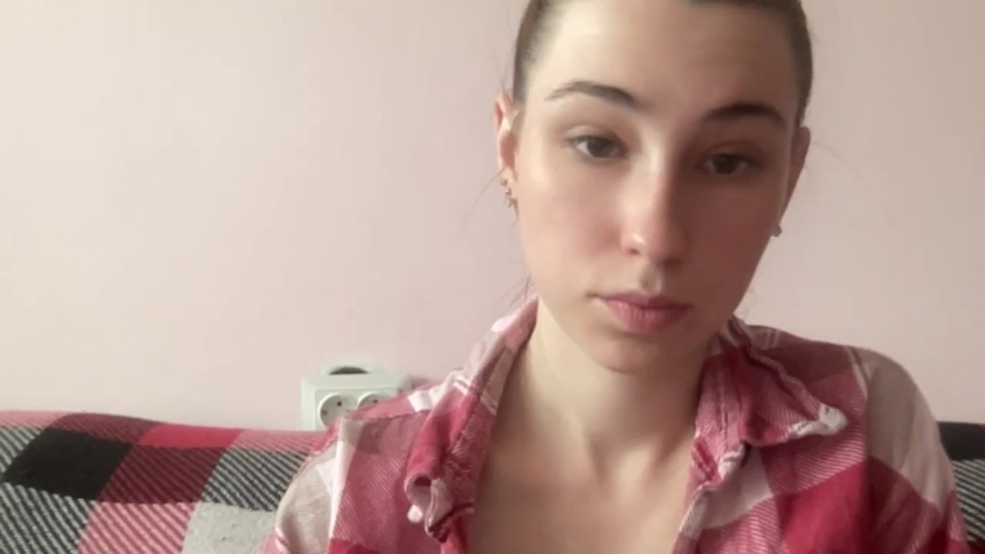 Gallery image thumbnail from Just_I's myfreecams stream on, 06/09/2024, 10:34 image 13 of 20