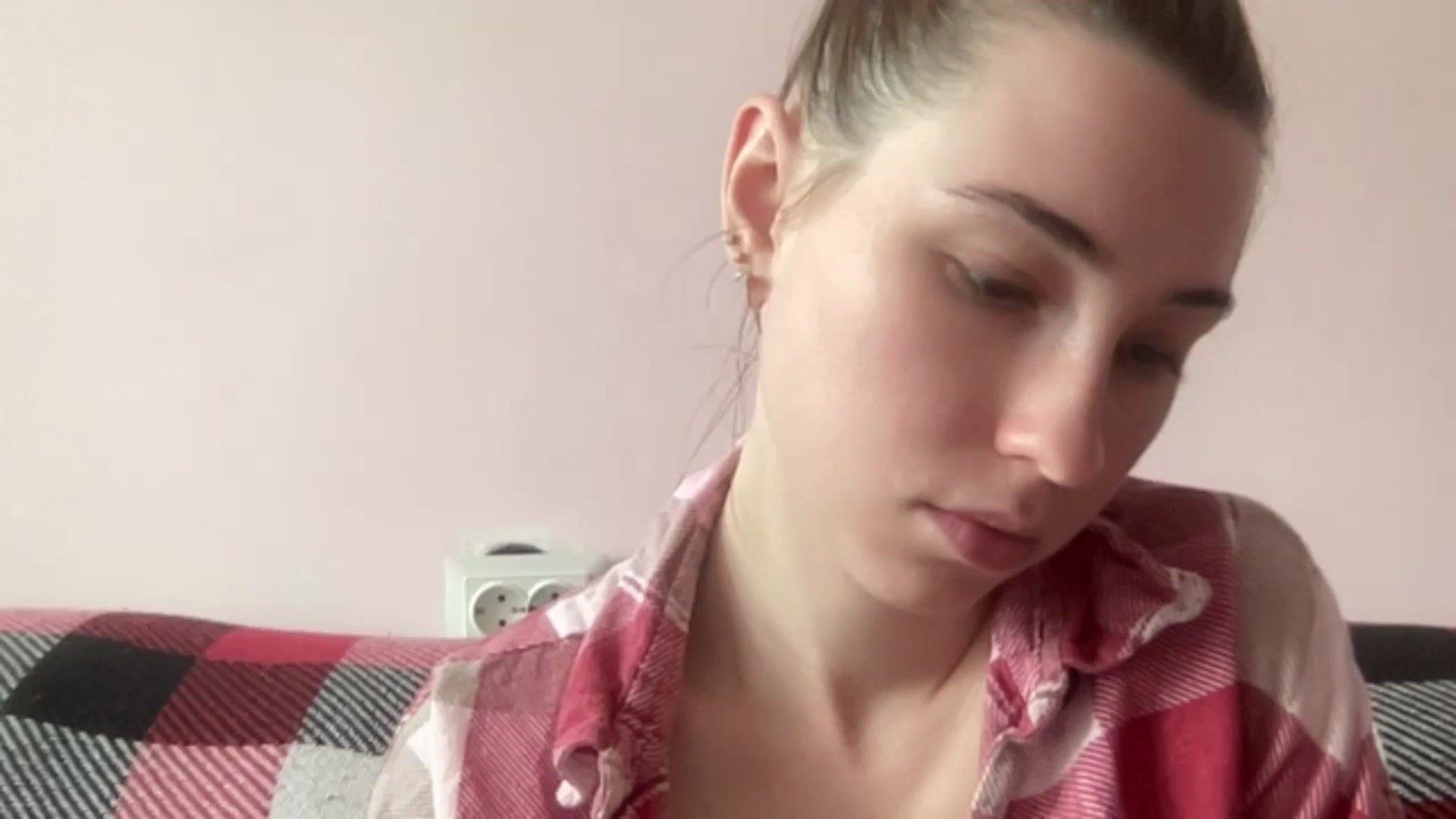 Gallery image thumbnail from Just_I's myfreecams stream on, 06/09/2024, 10:34 image 19 of 20
