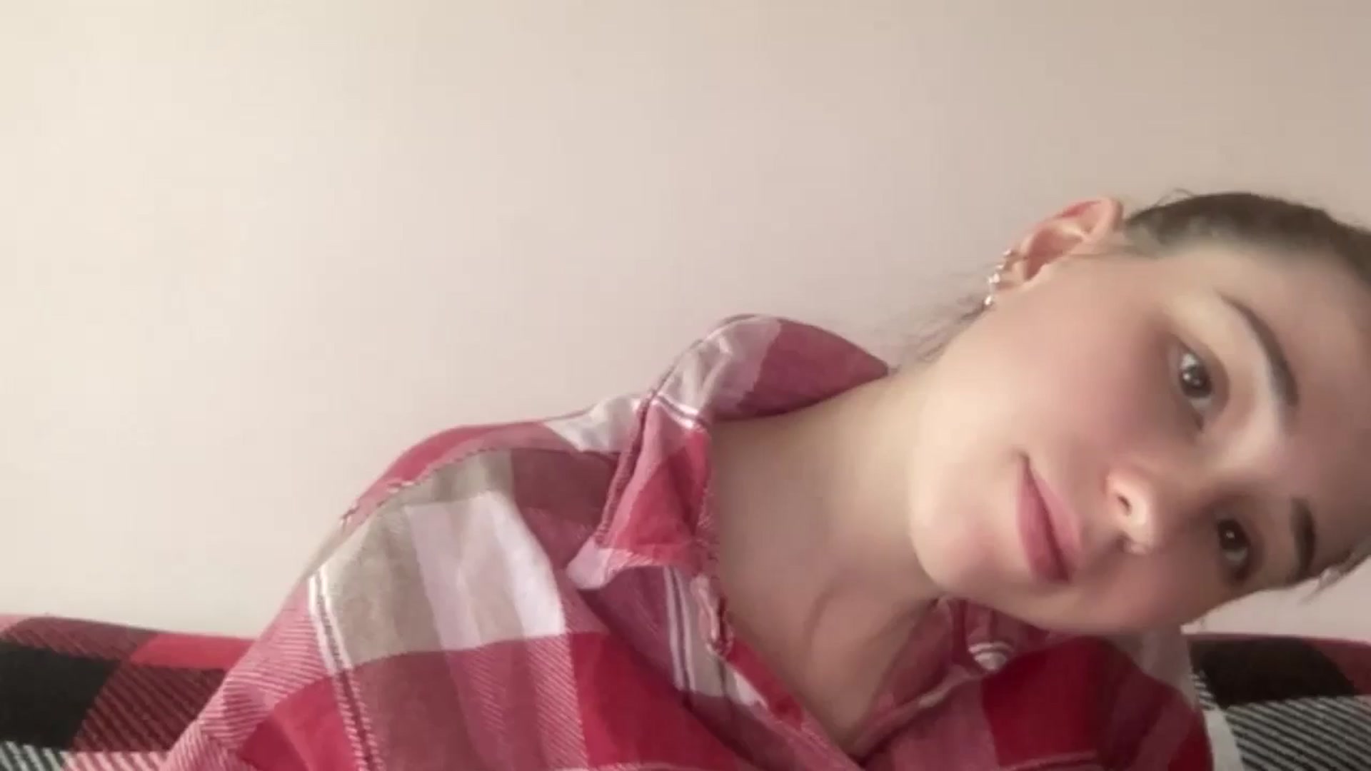 Gallery image thumbnail from Just_I's myfreecams stream on, 06/09/2024, 14:43 image 9 of 20