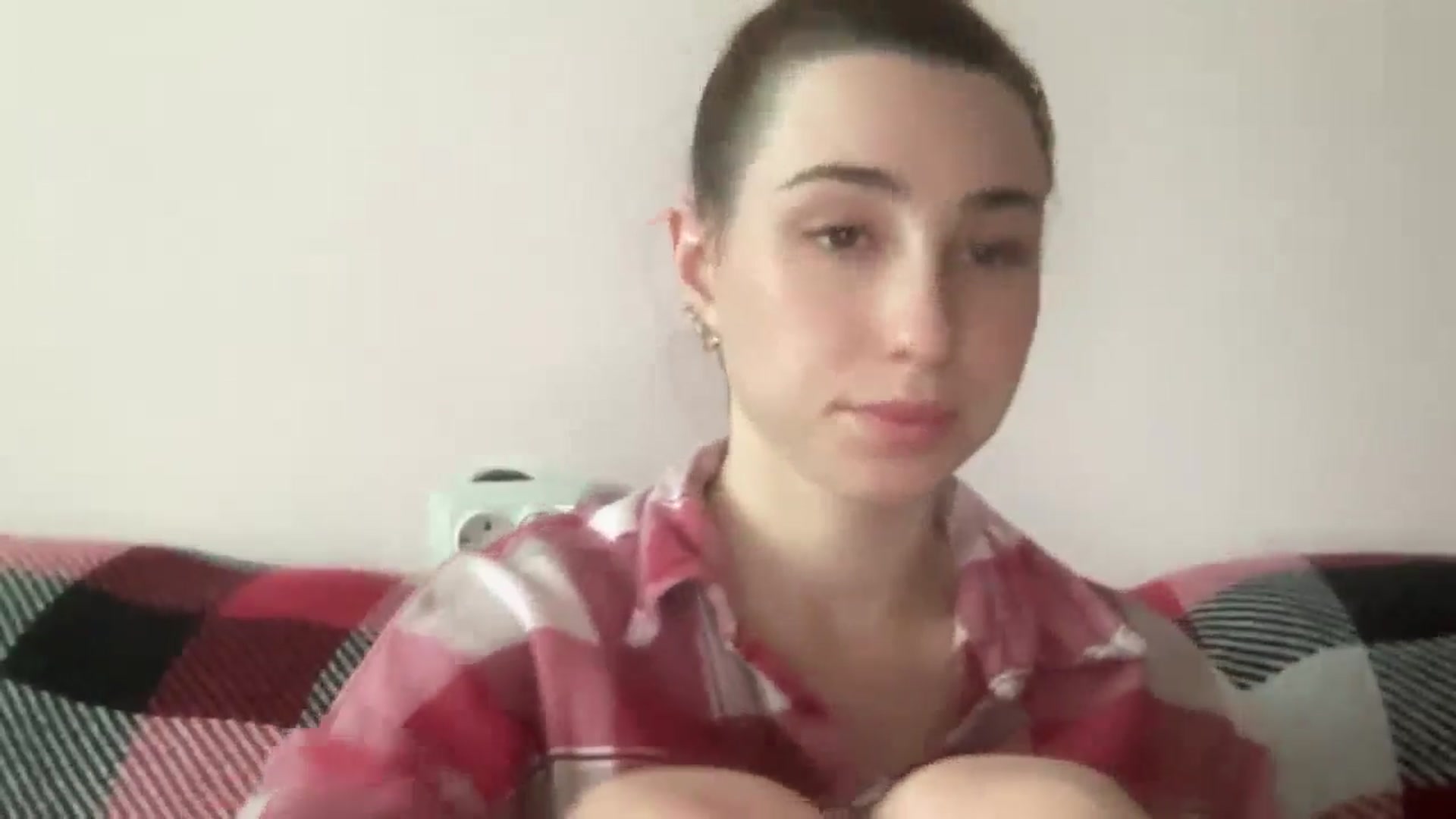 Gallery image thumbnail from Just_I's myfreecams stream on, 06/09/2024, 16:18 image 15 of 20