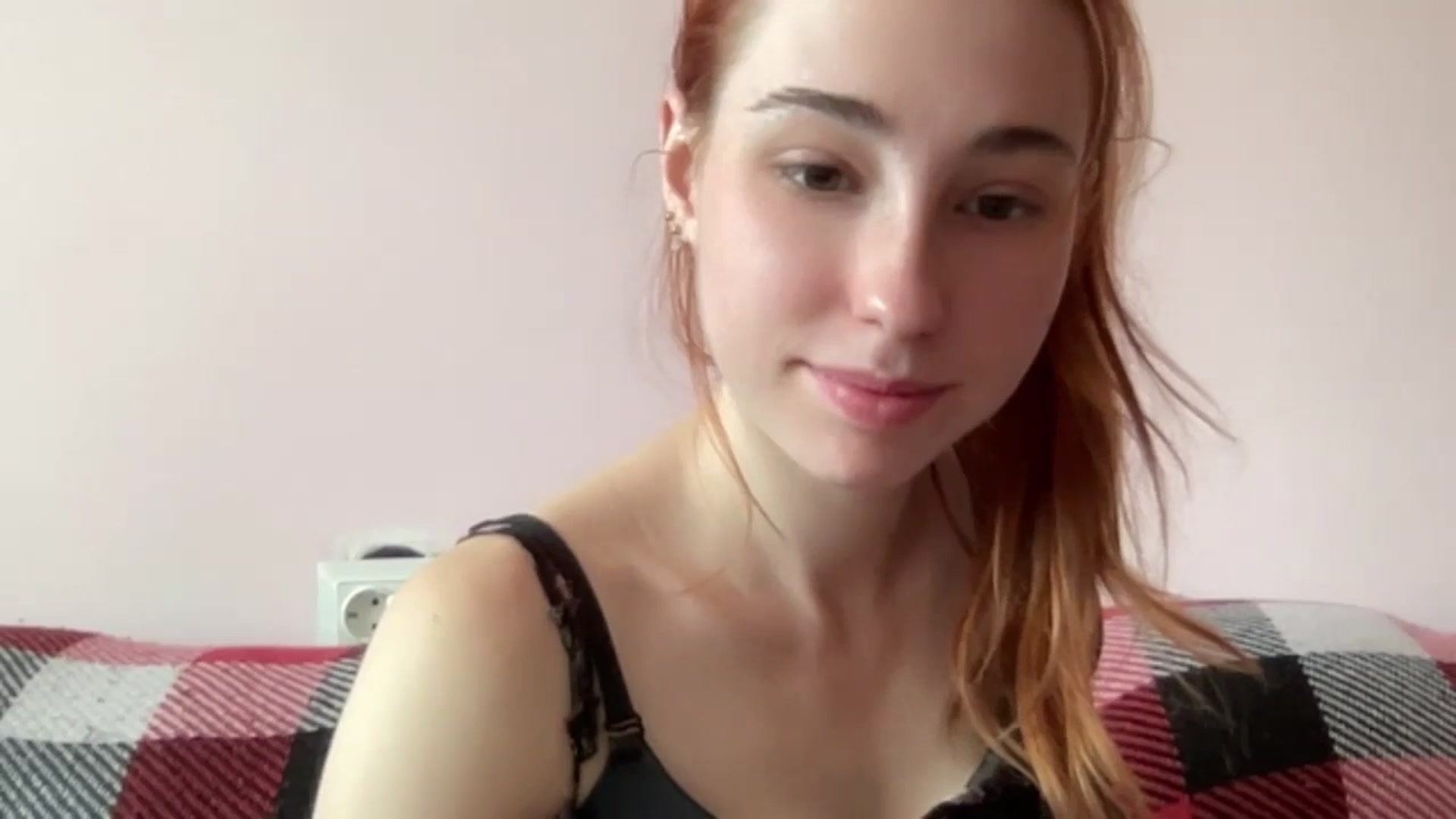 Gallery image thumbnail from Just_I's myfreecams stream on, 06/19/2024, 11:17 image 18 of 20