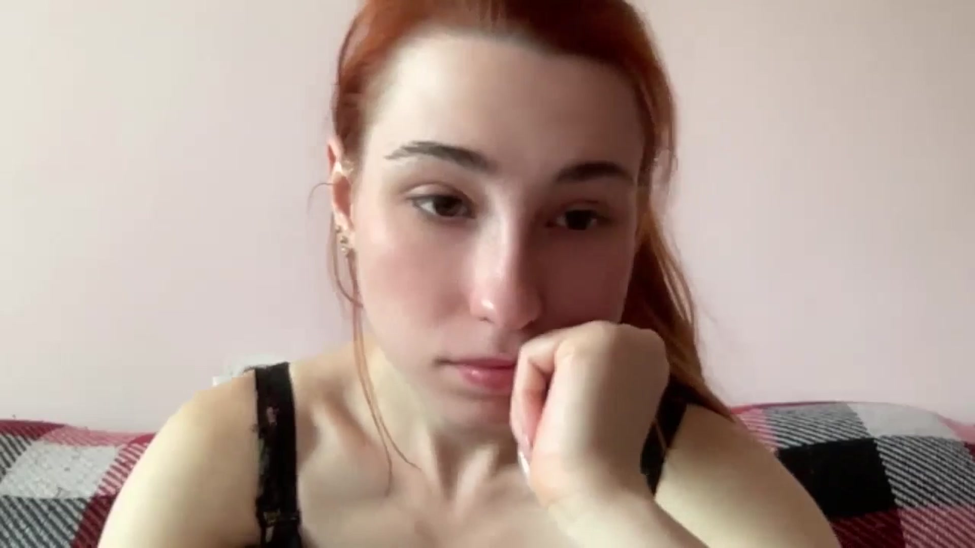 Gallery image thumbnail from Just_I's myfreecams stream on, 06/19/2024, 11:17 image 16 of 20