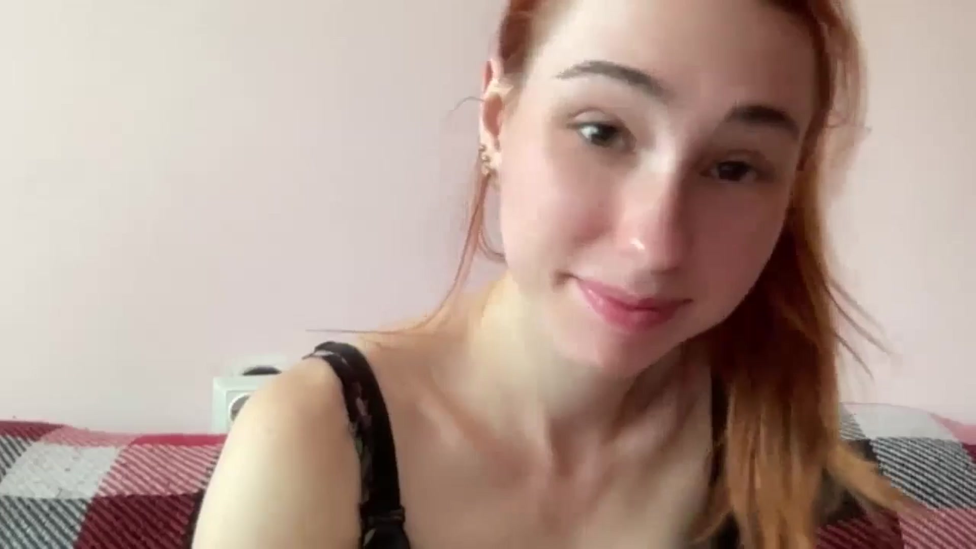 Gallery image thumbnail from Just_I's myfreecams stream on, 06/19/2024, 11:17 image 17 of 20