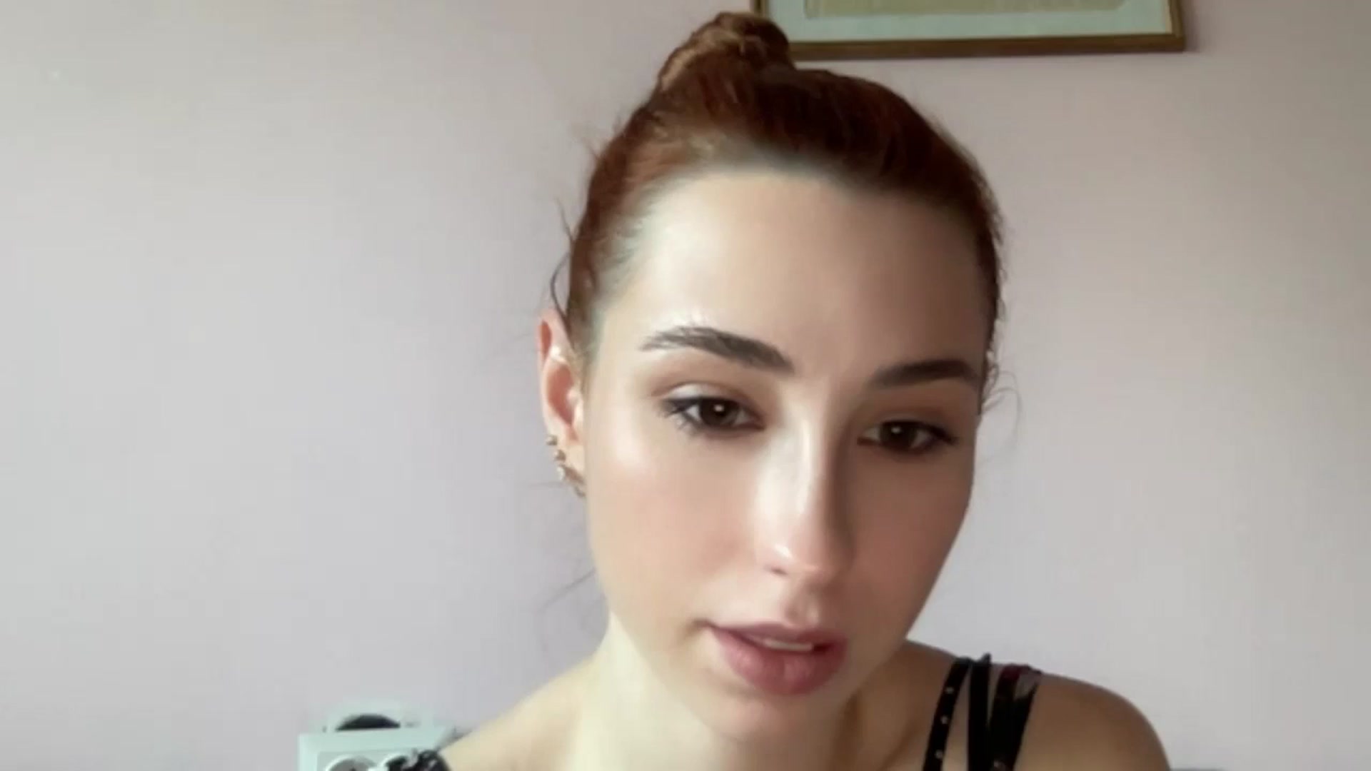 Gallery image thumbnail from Just_I's myfreecams stream on, 06/26/2024, 15:23 image 6 of 20