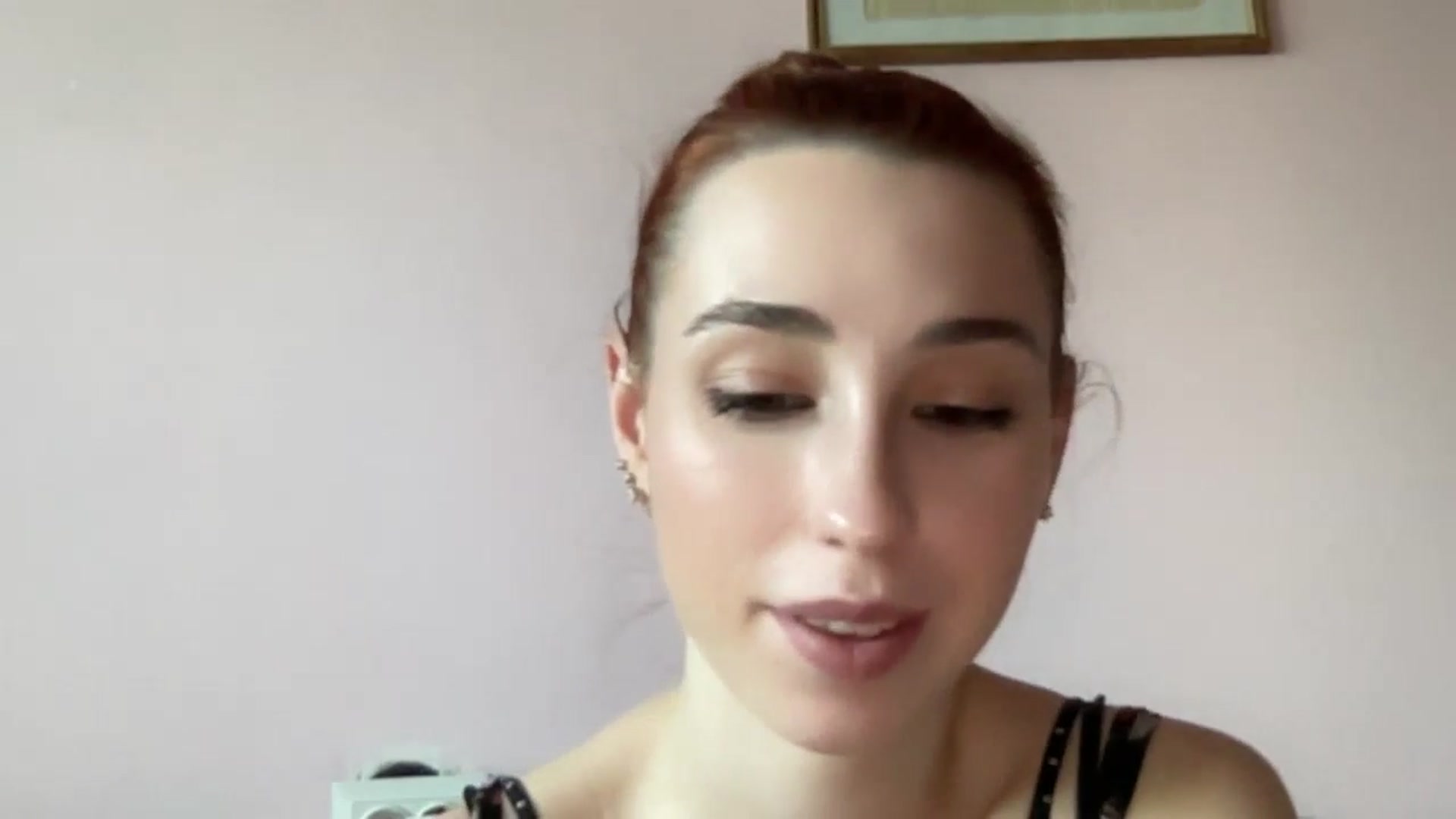 Gallery image thumbnail from Just_I's myfreecams stream on, 06/26/2024, 15:23 image 4 of 20