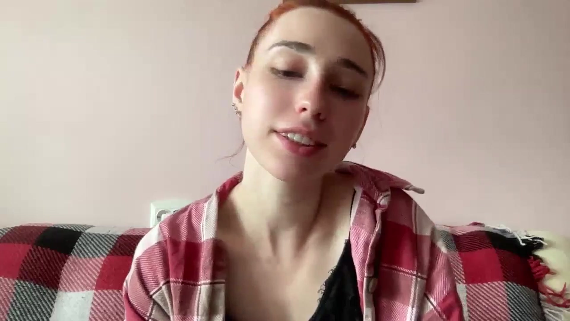 Gallery image thumbnail from Just_I's myfreecams stream on, 07/18/2024, 11:24 image 5 of 20