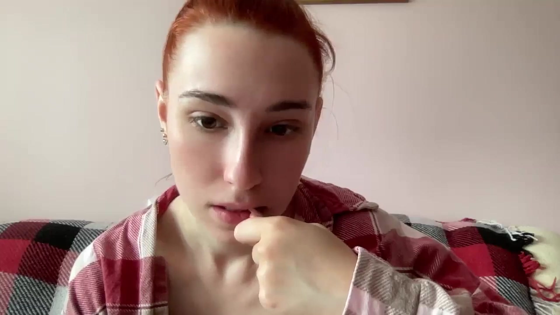 Gallery image thumbnail from Just_I's myfreecams stream on, 07/18/2024, 11:24 image 11 of 20