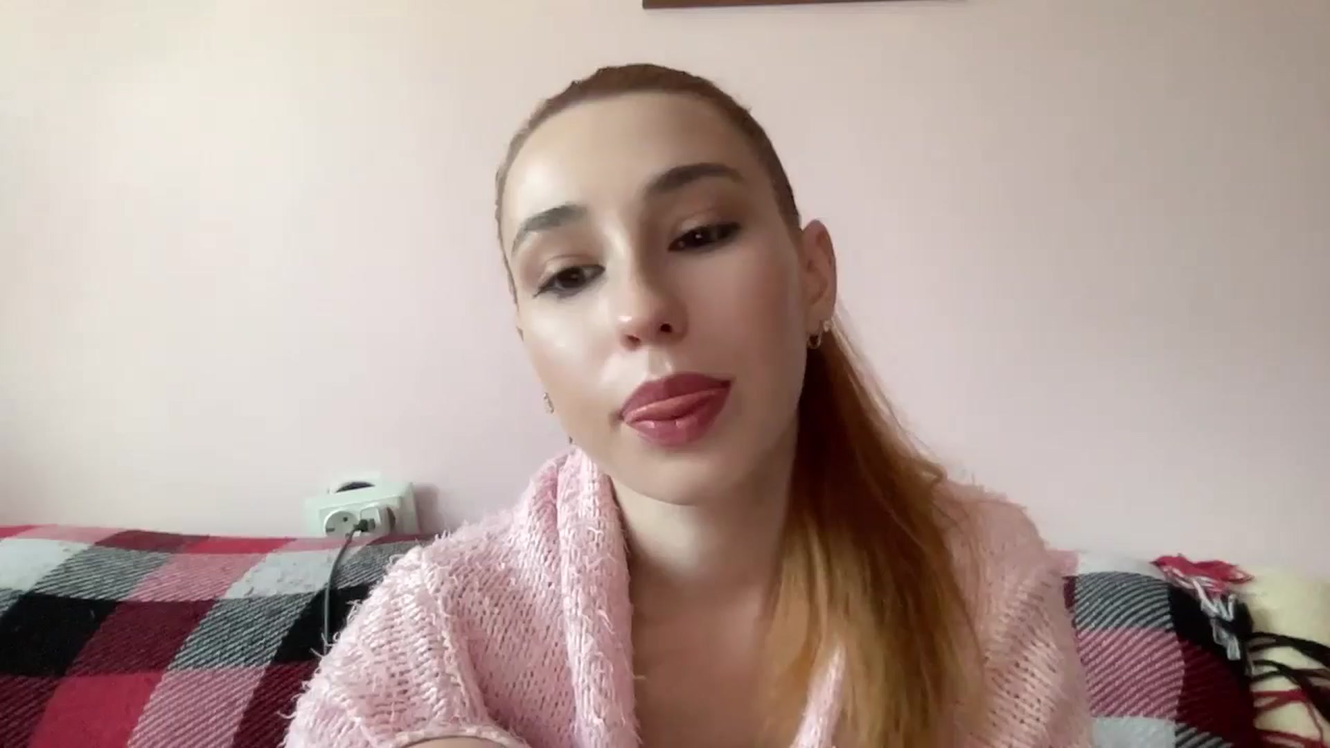 Gallery image thumbnail from Just_I's myfreecams stream on, 09/09/2024, 13:36 image 19 of 20