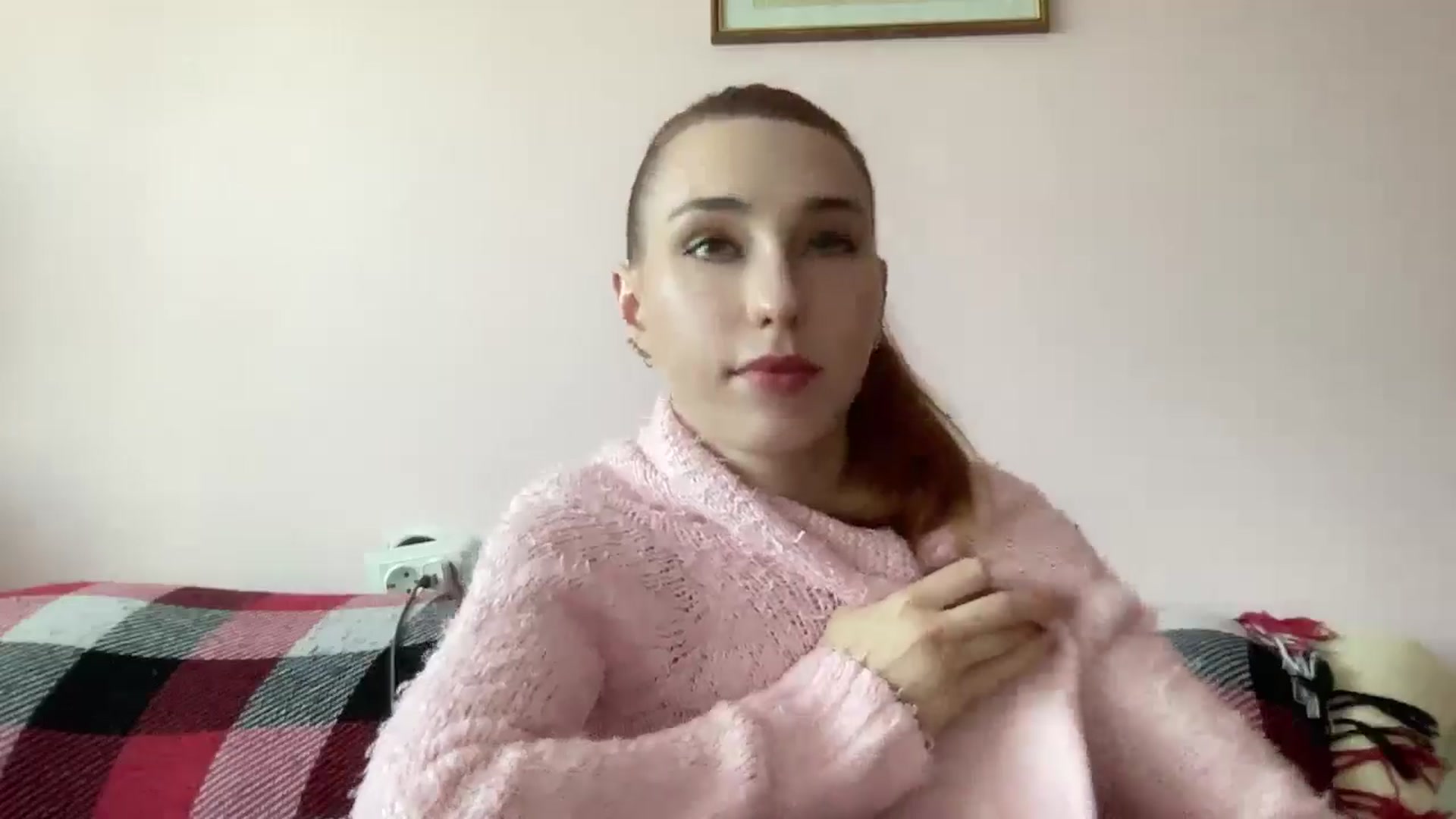 Gallery image thumbnail from Just_I's myfreecams stream on, 09/09/2024, 13:36 image 6 of 20