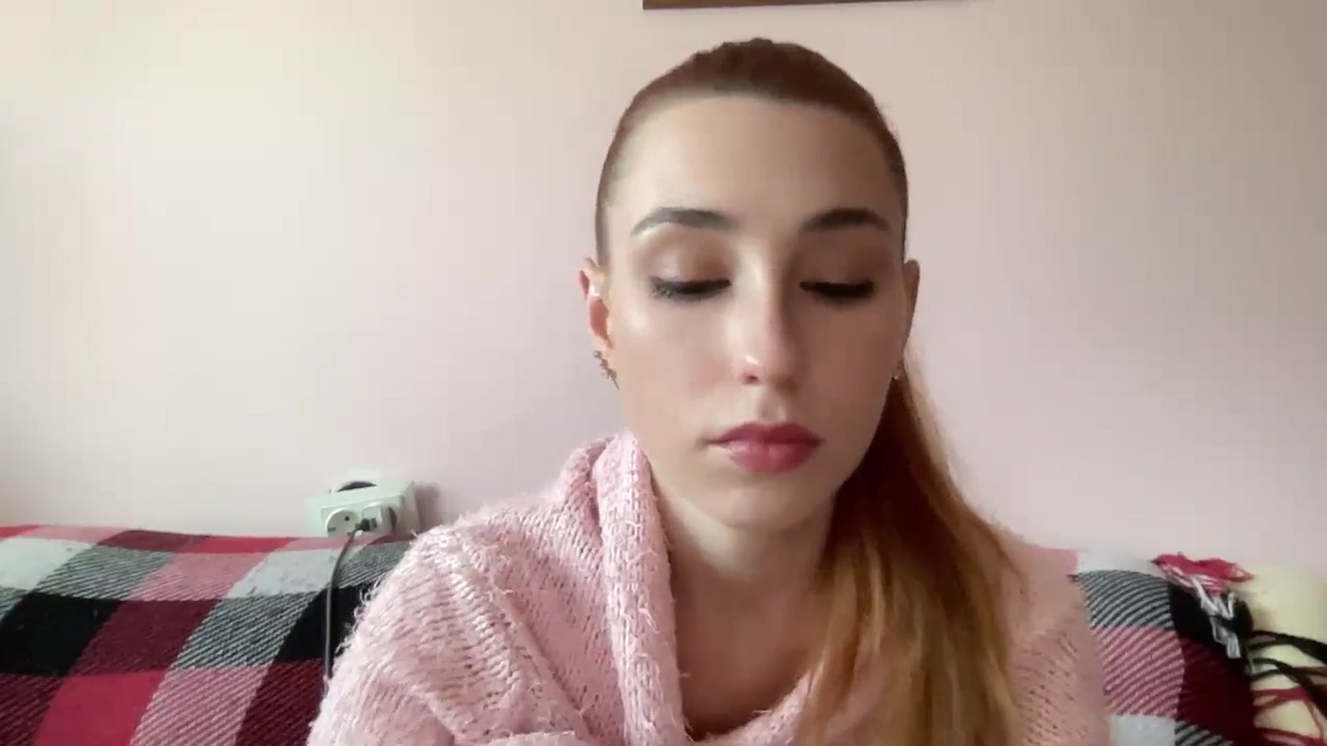 Gallery image thumbnail from Just_I's myfreecams stream on, 09/09/2024, 13:36 image 13 of 20