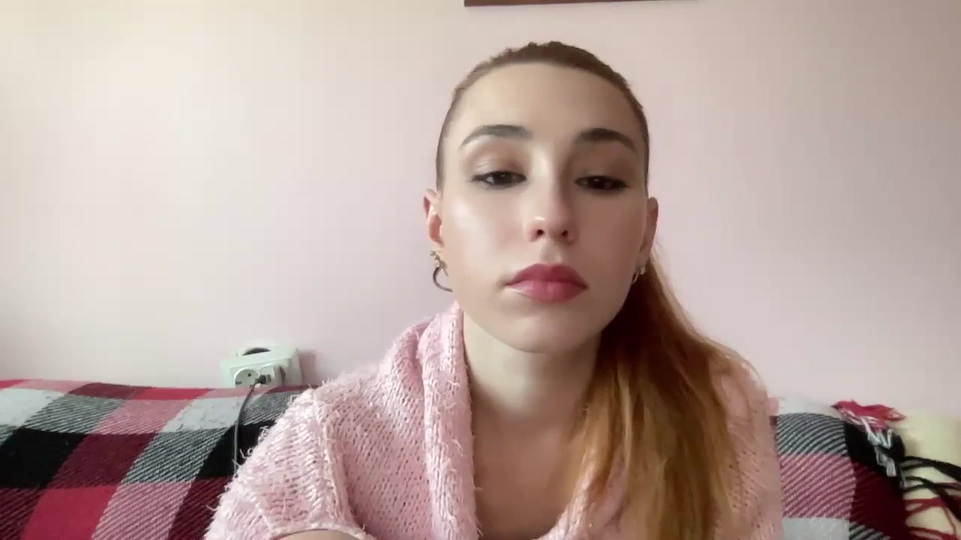 Gallery image thumbnail from Just_I's myfreecams stream on, 09/09/2024, 13:36 image 18 of 20