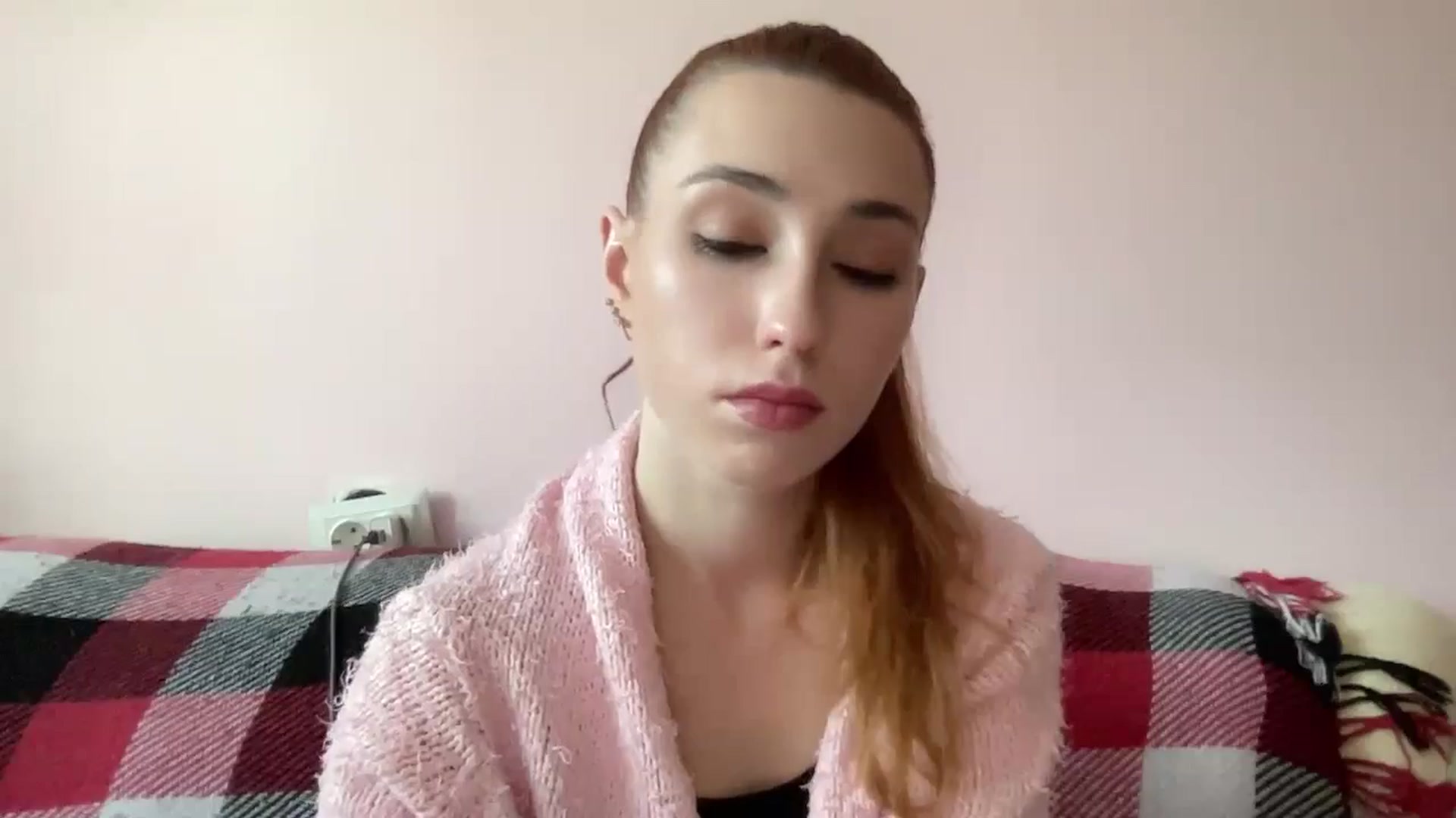 Gallery image thumbnail from Just_I's myfreecams stream on, 09/09/2024, 14:06 image 5 of 20
