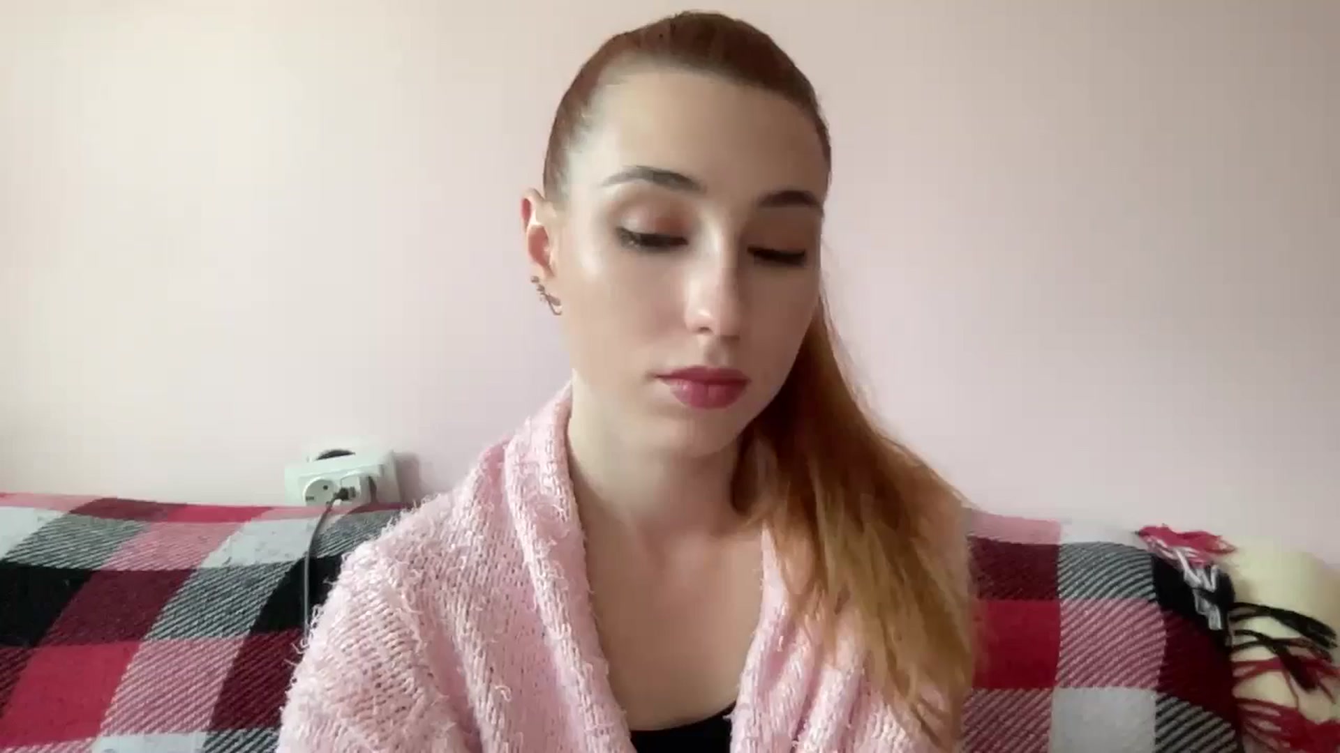 Gallery image thumbnail from Just_I's myfreecams stream on, 09/09/2024, 14:06 image 6 of 20