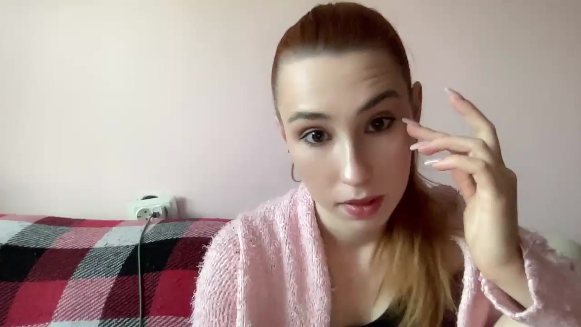 Gallery image thumbnail from Just_I's myfreecams stream on, 09/09/2024, 14:41 image 1 of 20