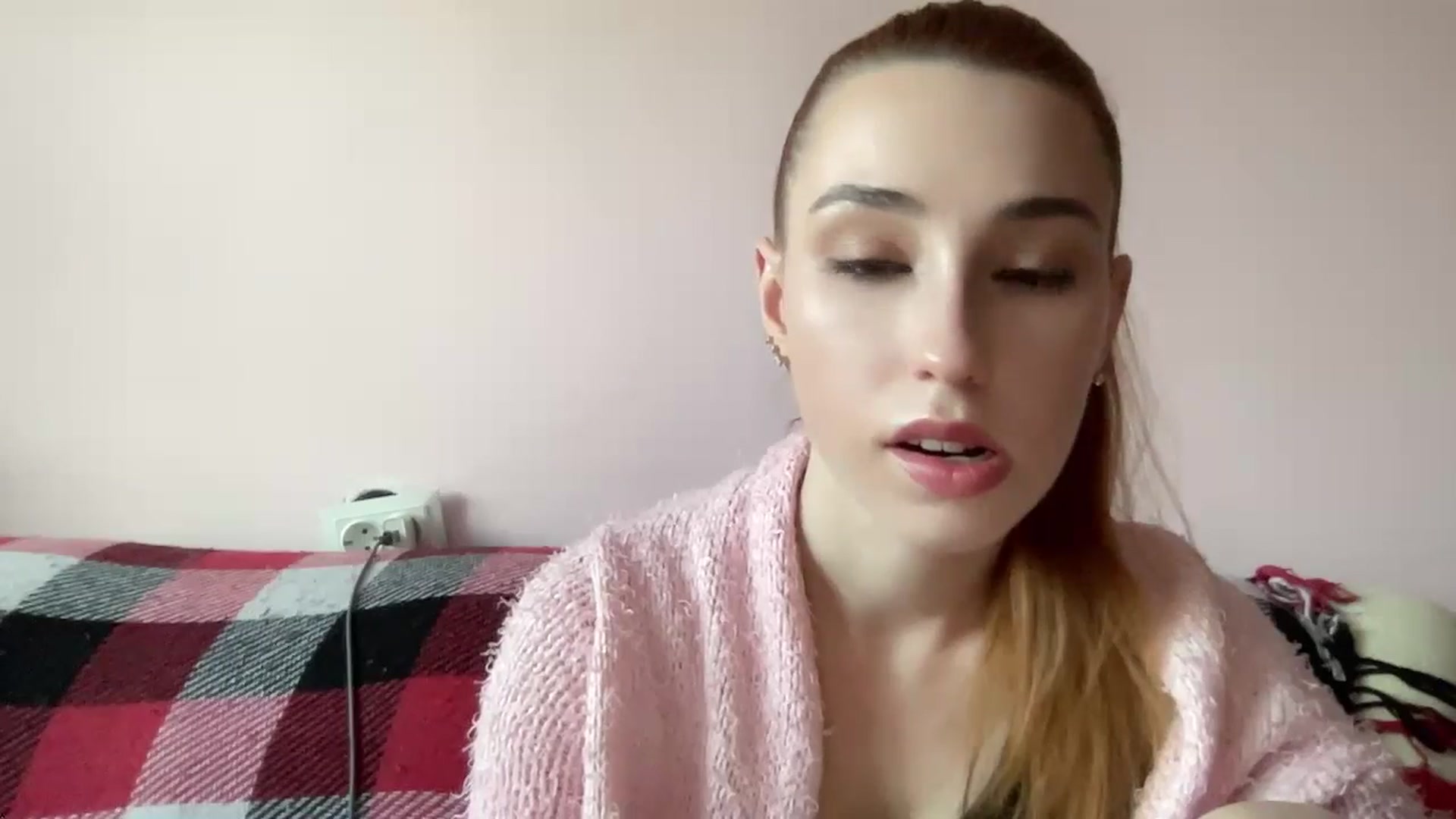 Gallery image thumbnail from Just_I's myfreecams stream on, 09/09/2024, 14:41 image 4 of 20