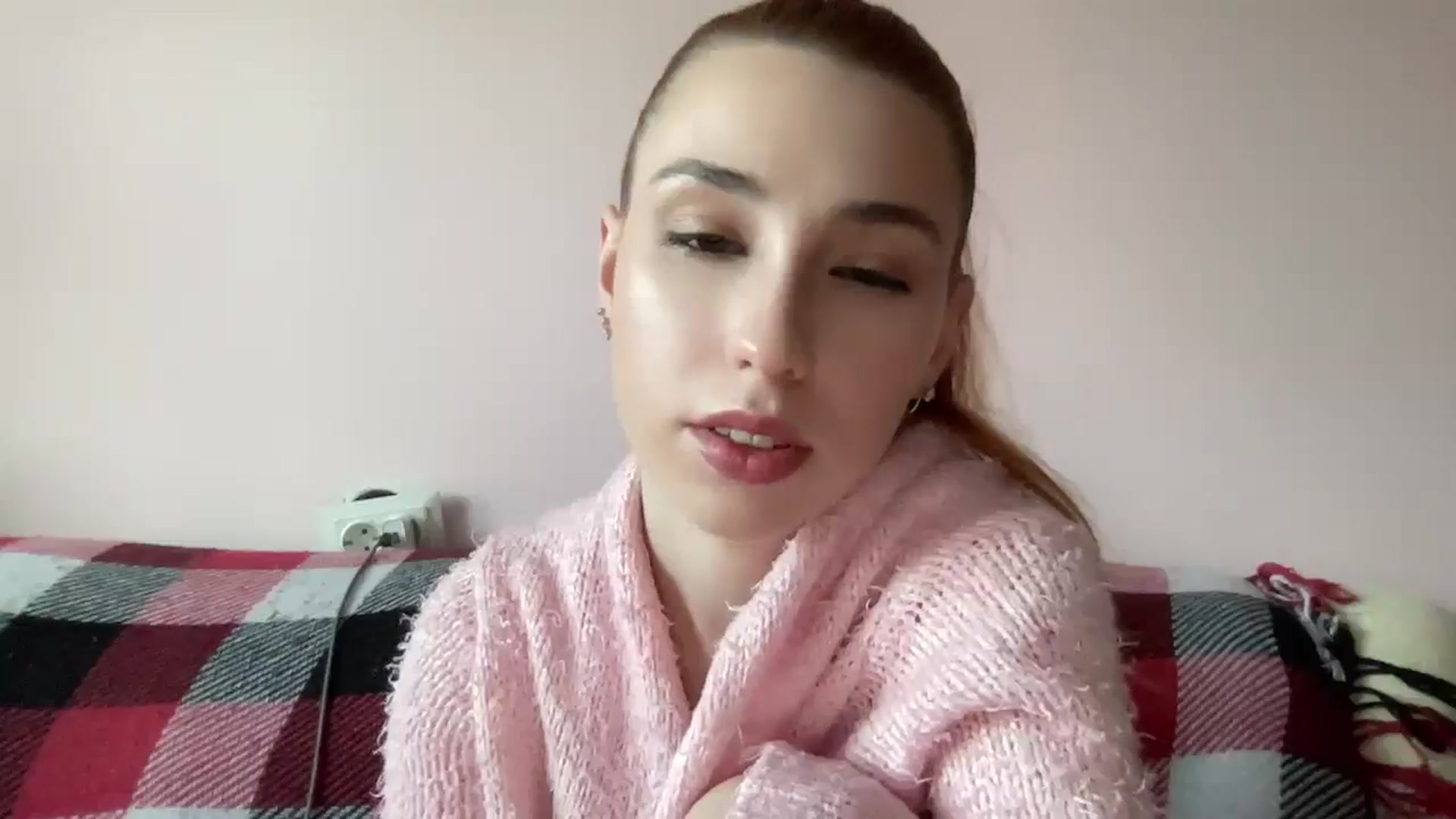 Gallery image thumbnail from Just_I's myfreecams stream on, 09/09/2024, 14:41 image 13 of 20