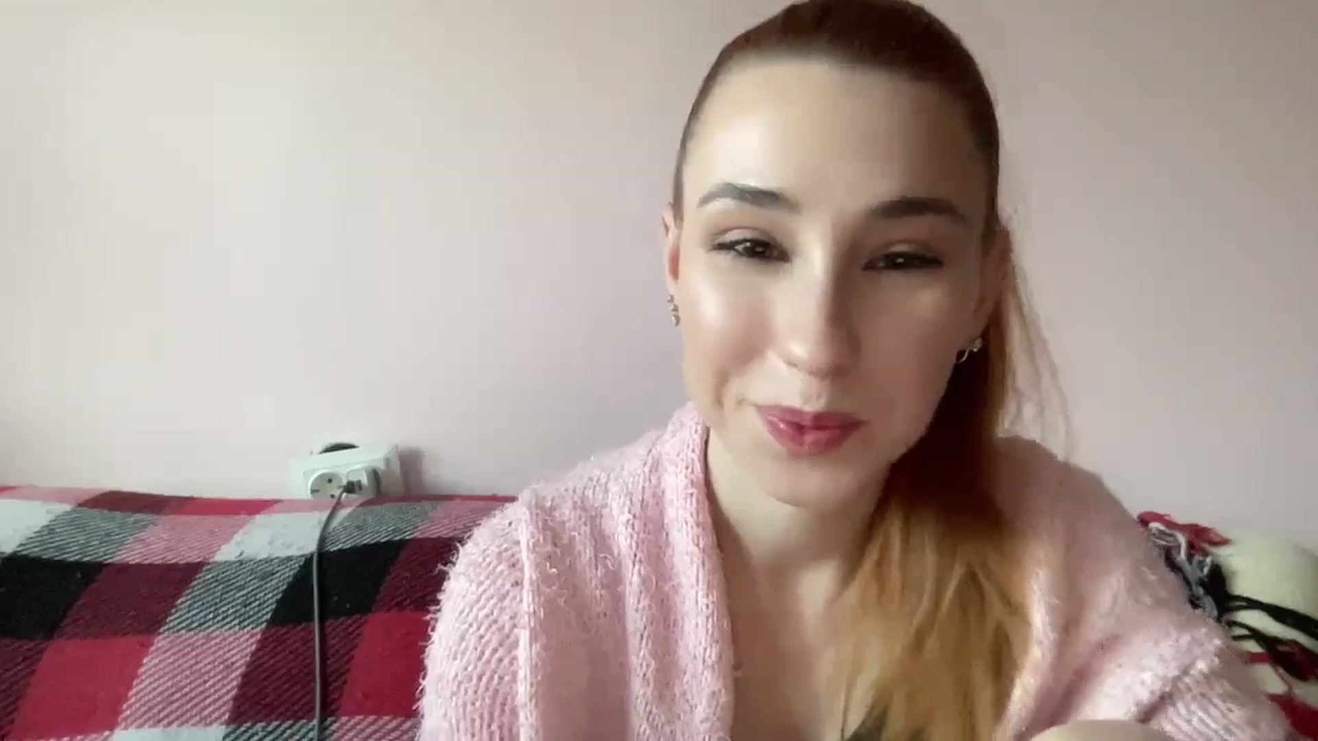 Gallery image thumbnail from Just_I's myfreecams stream on, 09/09/2024, 14:41 image 12 of 20