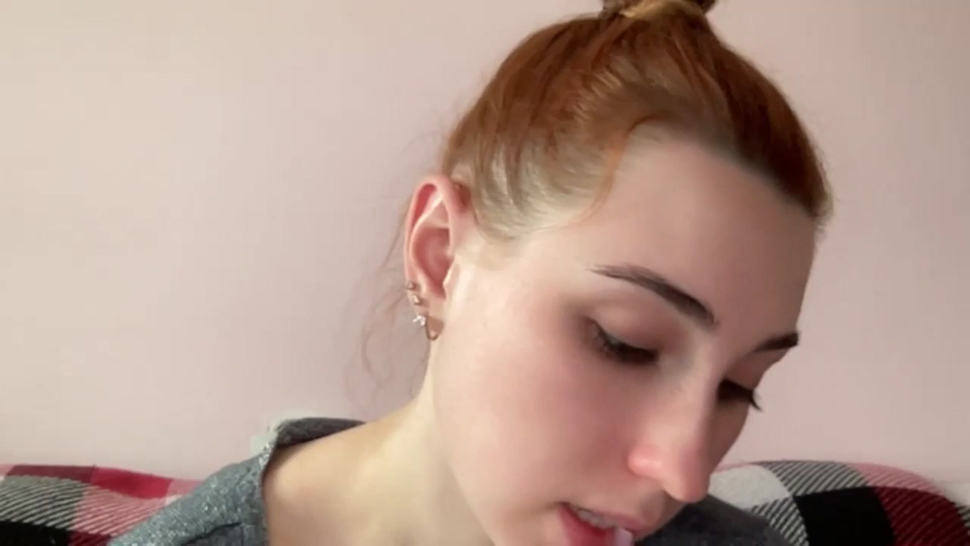 Gallery image thumbnail from Just_I's myfreecams stream on, 09/11/2024, 13:37 image 10 of 20