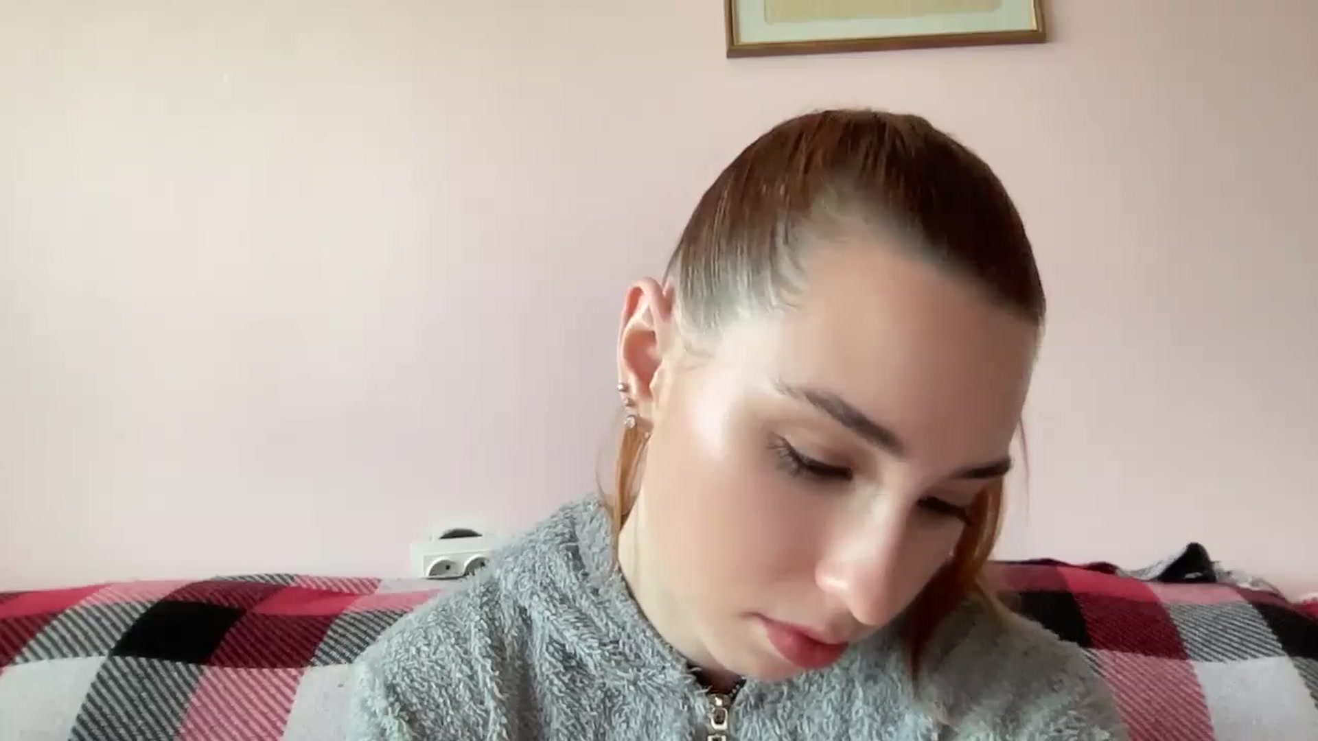 Gallery image thumbnail from Just_I's myfreecams stream on, 10/02/2024, 12:33 image 16 of 20