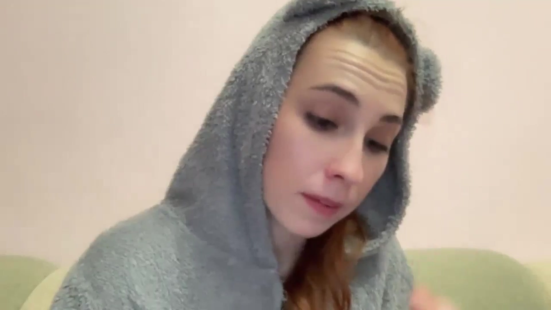 Gallery image thumbnail from Just_I's myfreecams stream on, 10/26/2024, 18:38 image 10 of 20