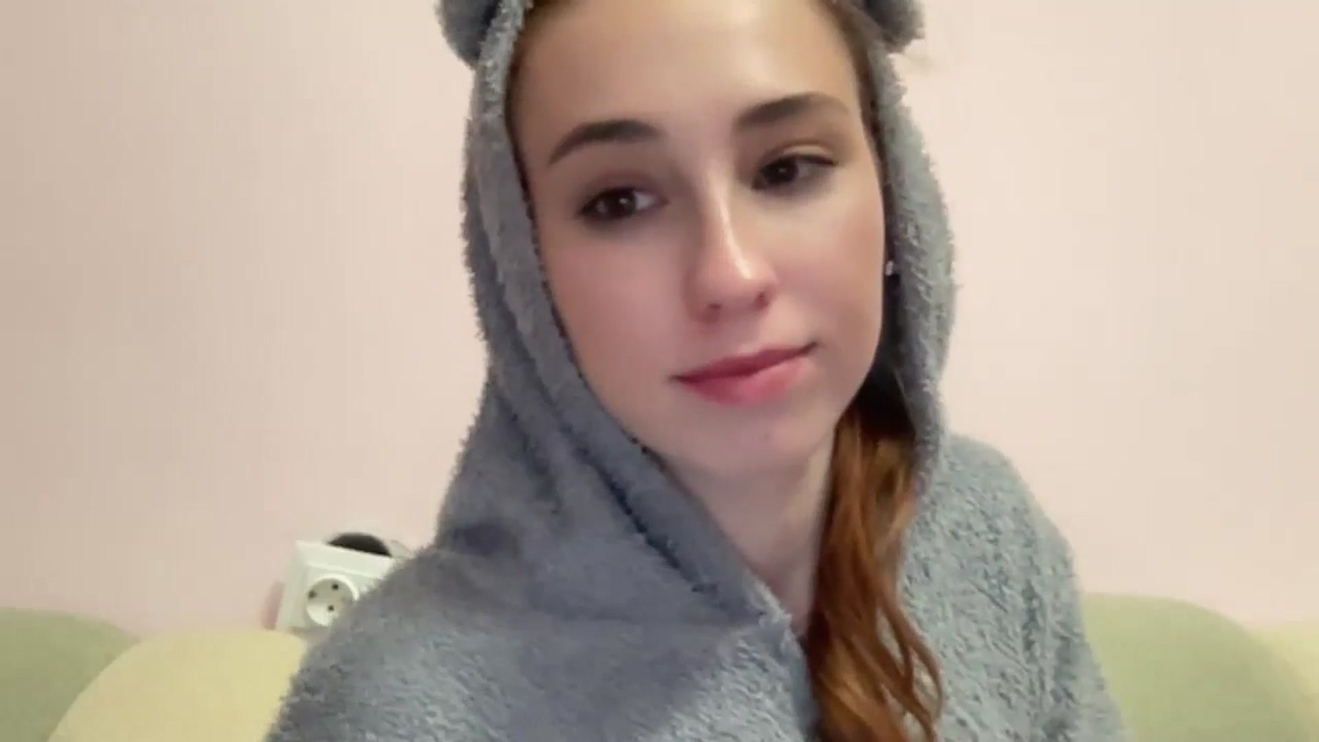 Gallery image thumbnail from Just_I's myfreecams stream on, 10/26/2024, 18:38 image 12 of 20