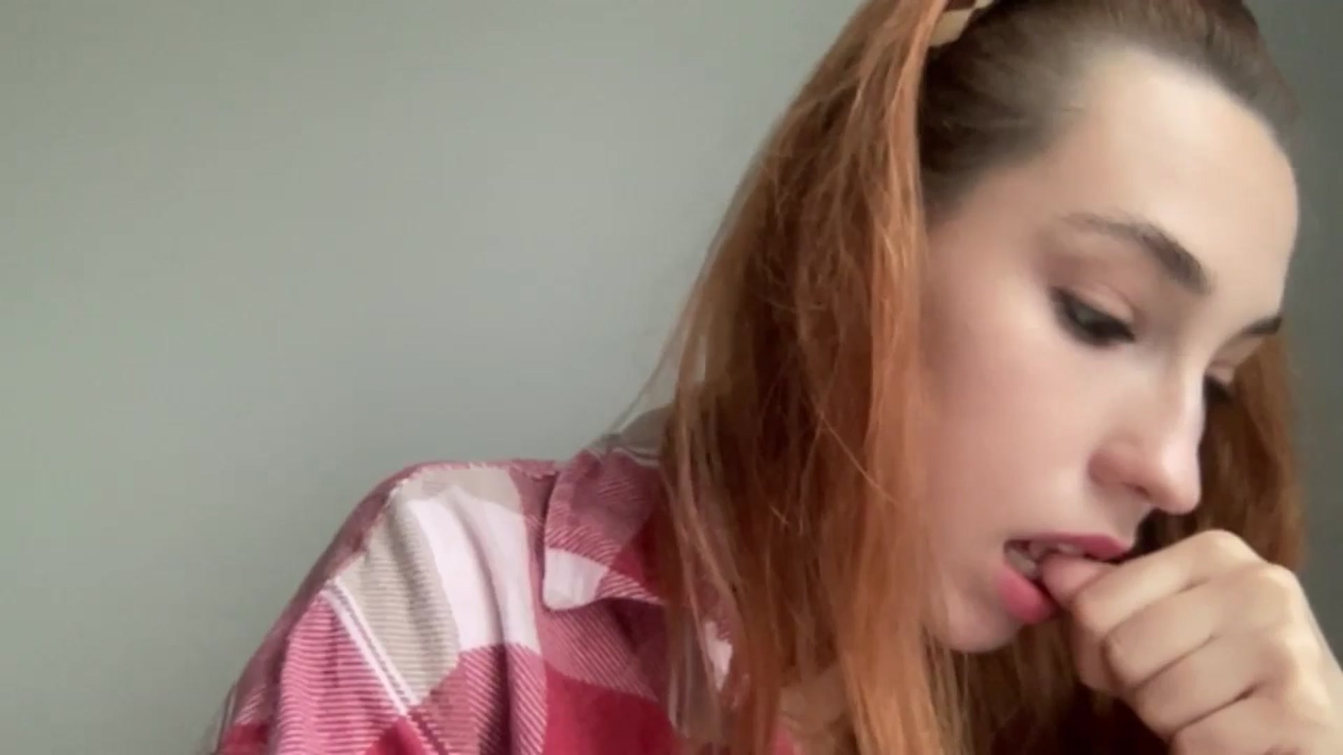 Gallery image thumbnail from Just_I's myfreecams stream on, 11/22/2024, 12:28 image 16 of 20