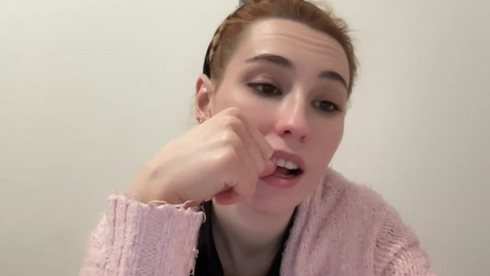 Gallery image thumbnail from Just_I's myfreecams stream on, 12/07/2024, 20:17 image 8 of 20