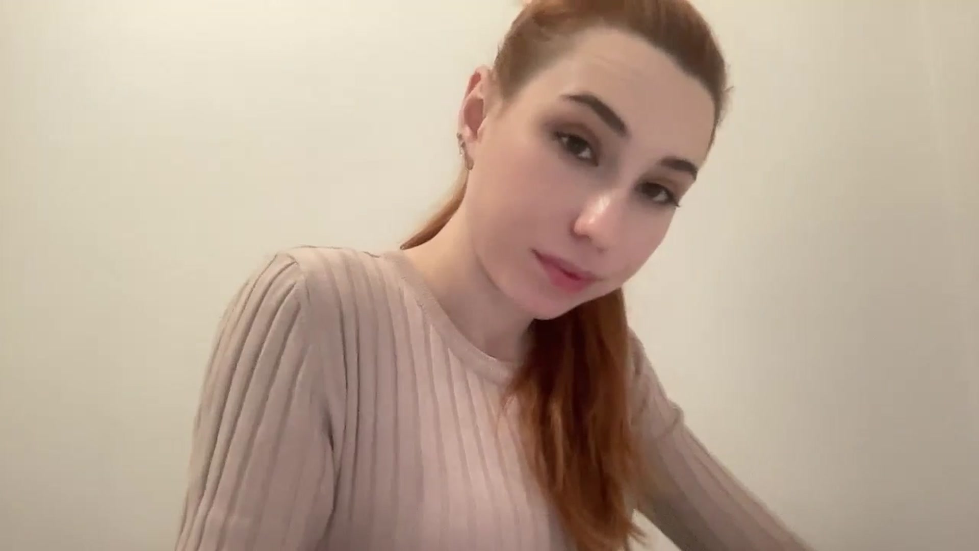 Gallery image thumbnail from Just_I's myfreecams stream on, 12/08/2024, 14:00 image 5 of 20