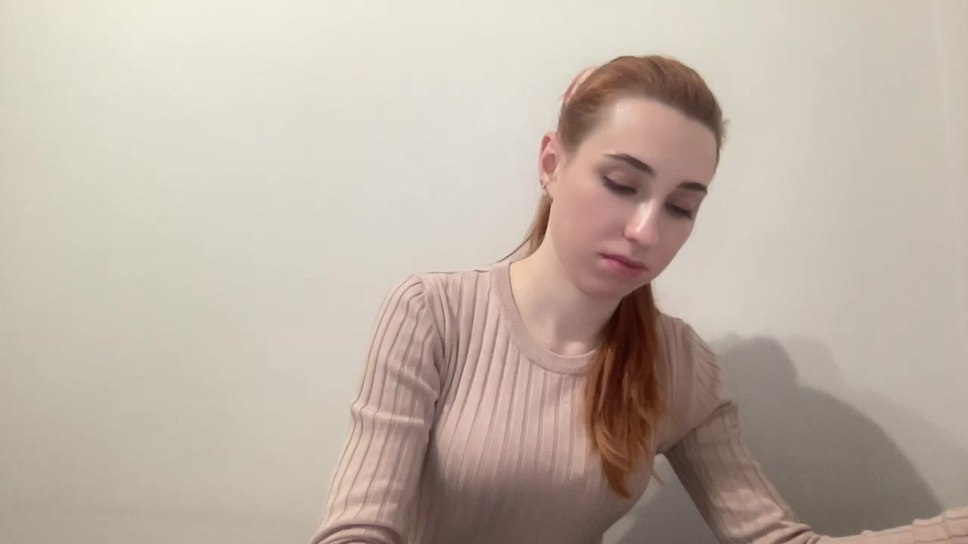 Gallery image thumbnail from Just_I's myfreecams stream on, 12/08/2024, 14:00 image 12 of 20