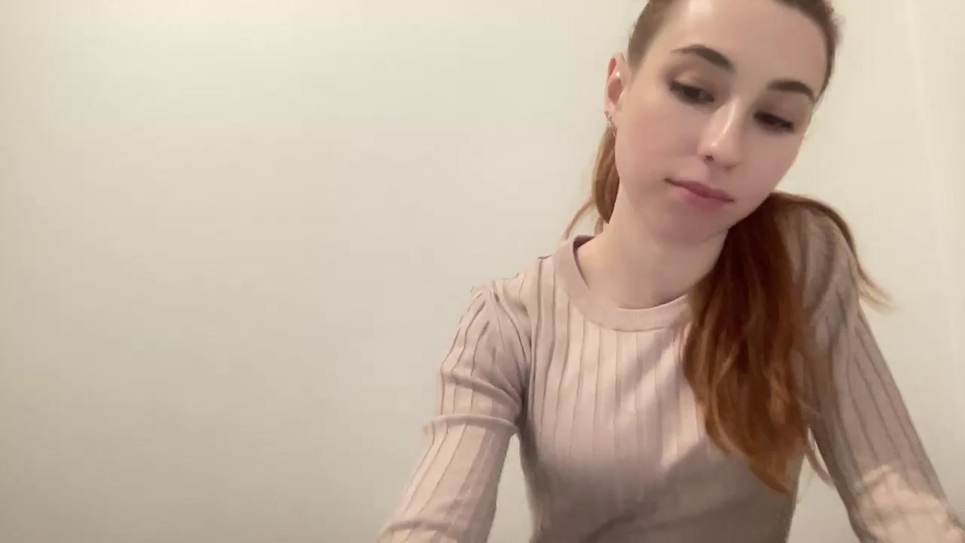 Gallery image thumbnail from Just_I's myfreecams stream on, 12/08/2024, 14:00 image 3 of 20